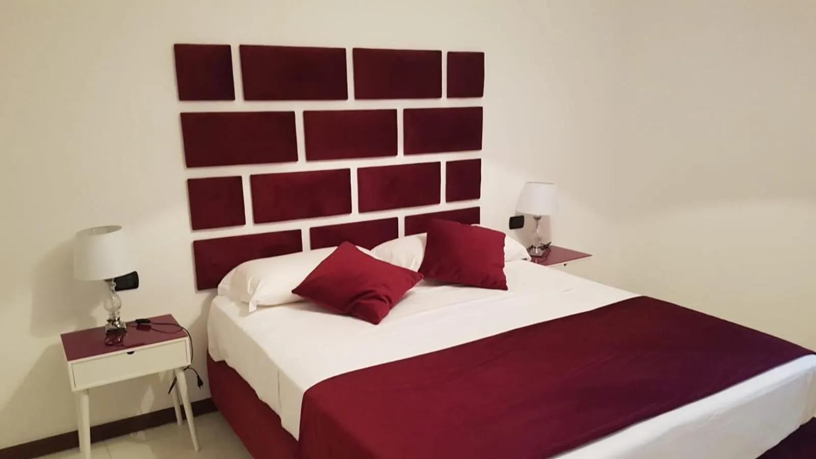 Bed in Neapolis City Life