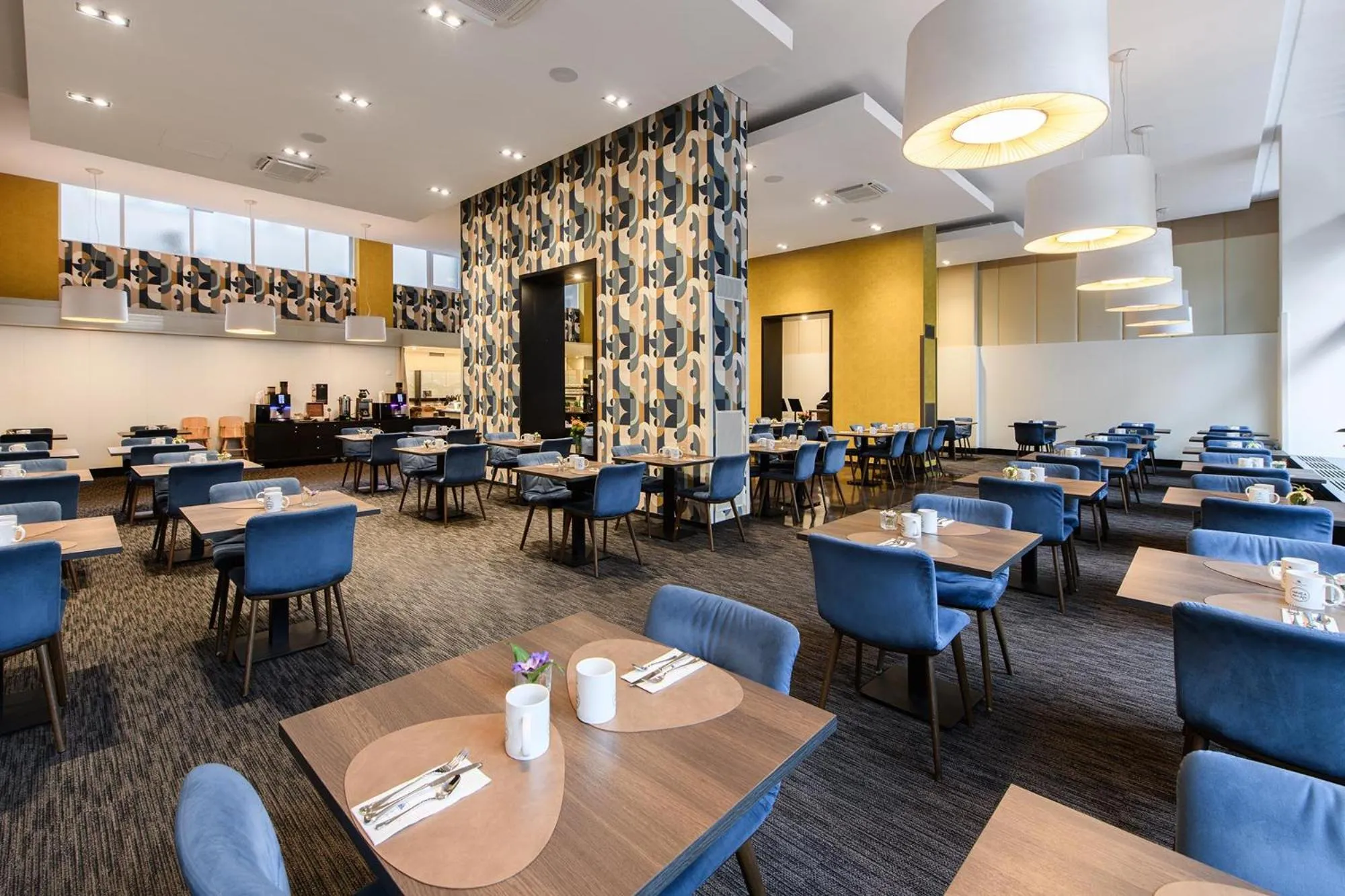 Restaurant/places to eat in Eurostars uHOTEL