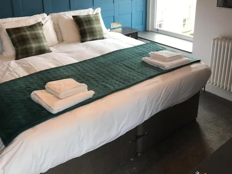 Bedroom, Bed in No.16