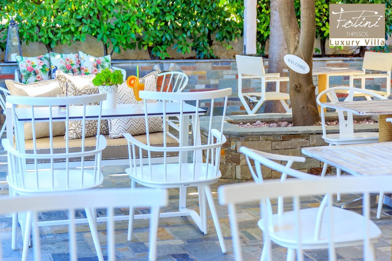 Restaurant/places to eat in Luxury Villa Fotini