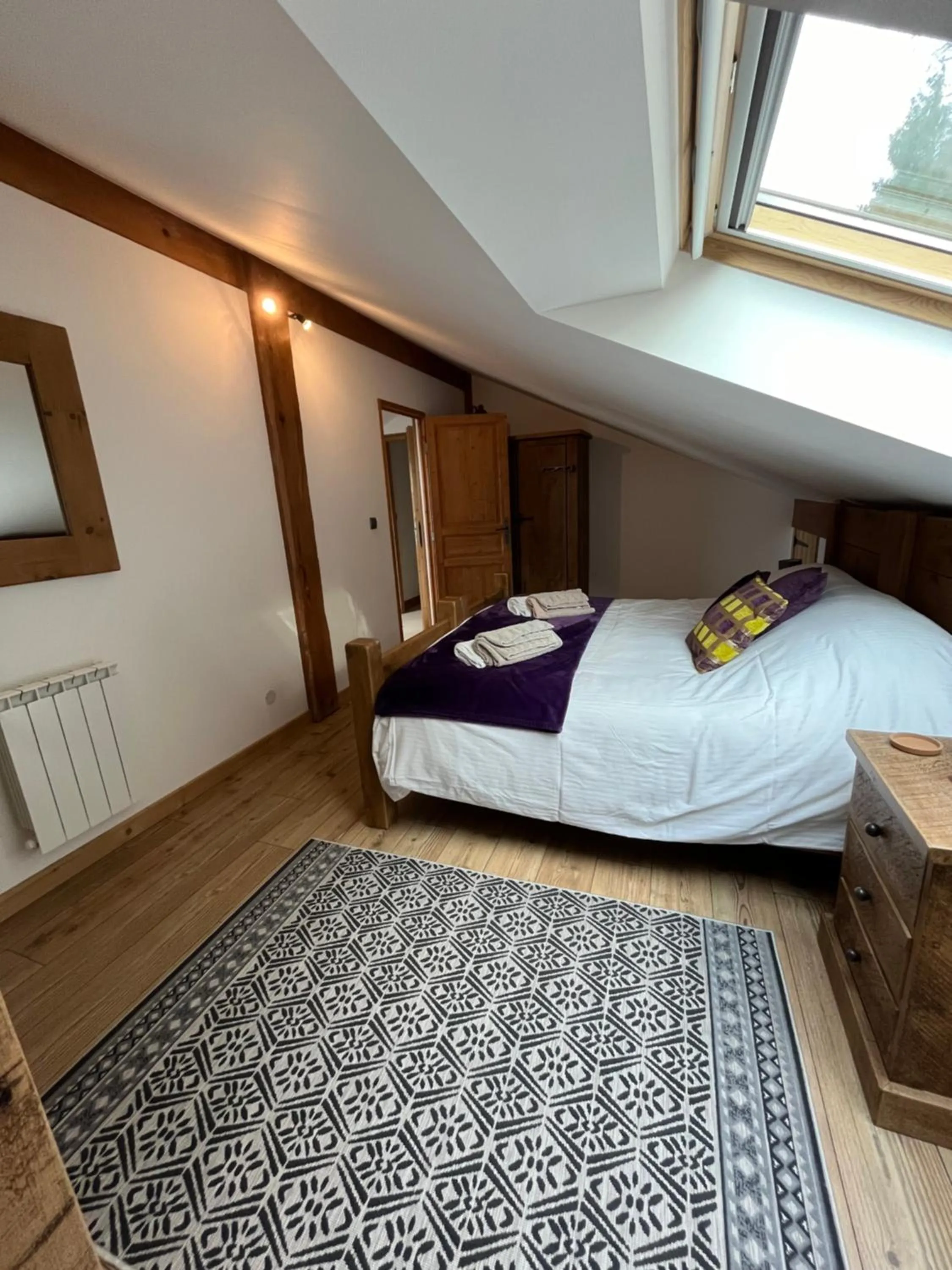 Bed in Chalet Le Pery