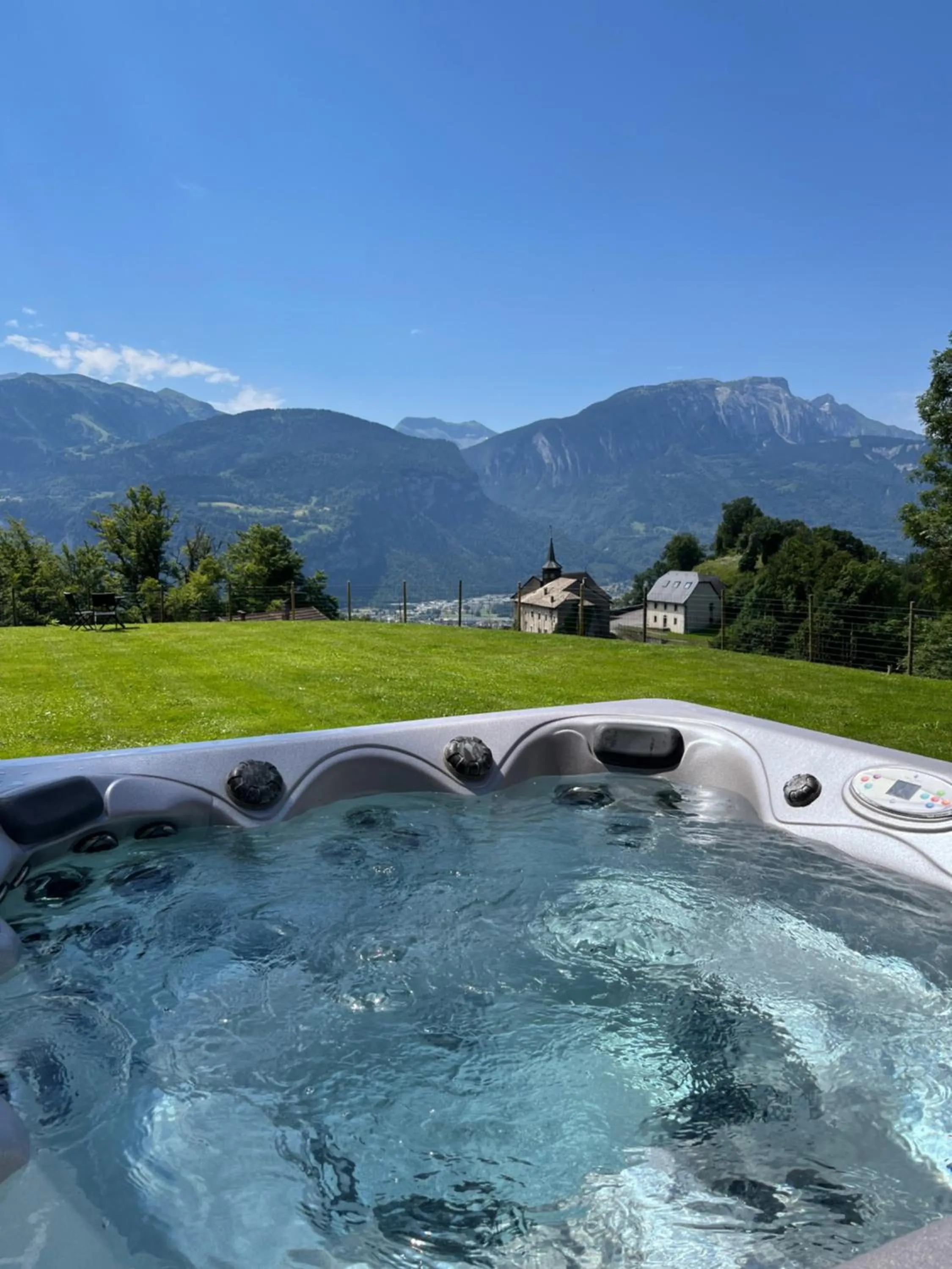 Garden in Chalet Le Pery