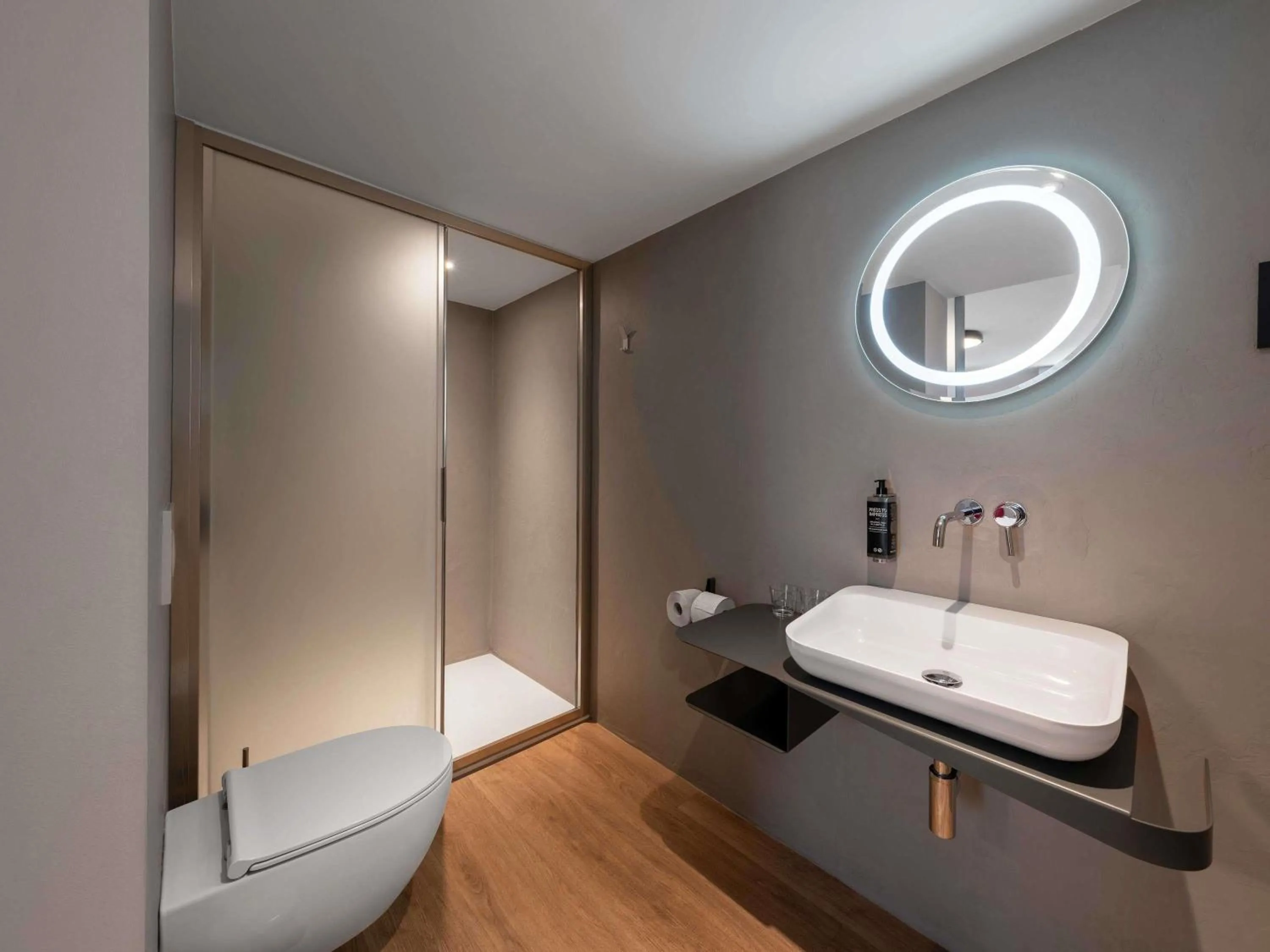 Bedroom in ibis Styles Ljubljana Centre