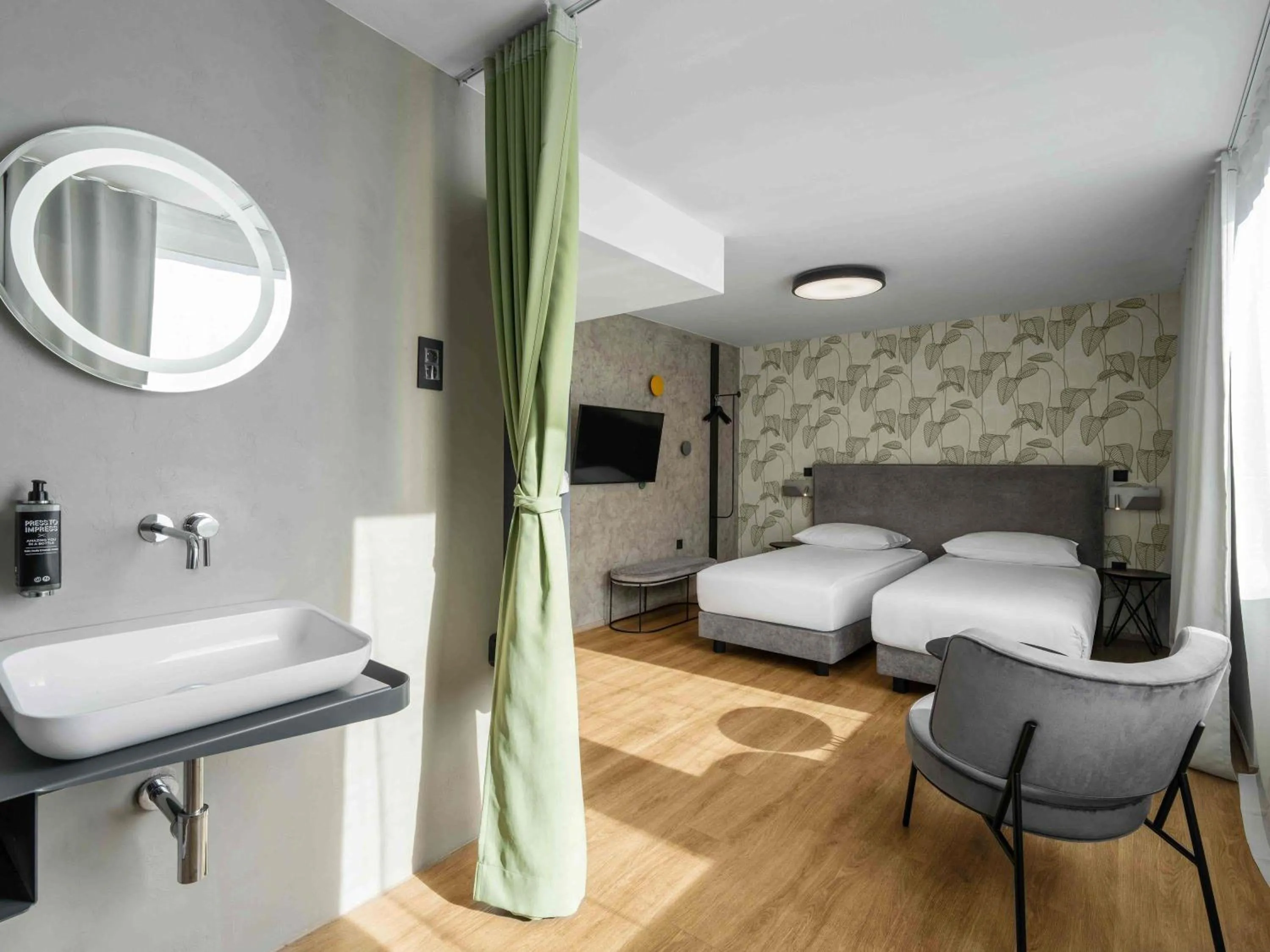 Property building, Bed in ibis Styles Ljubljana Centre