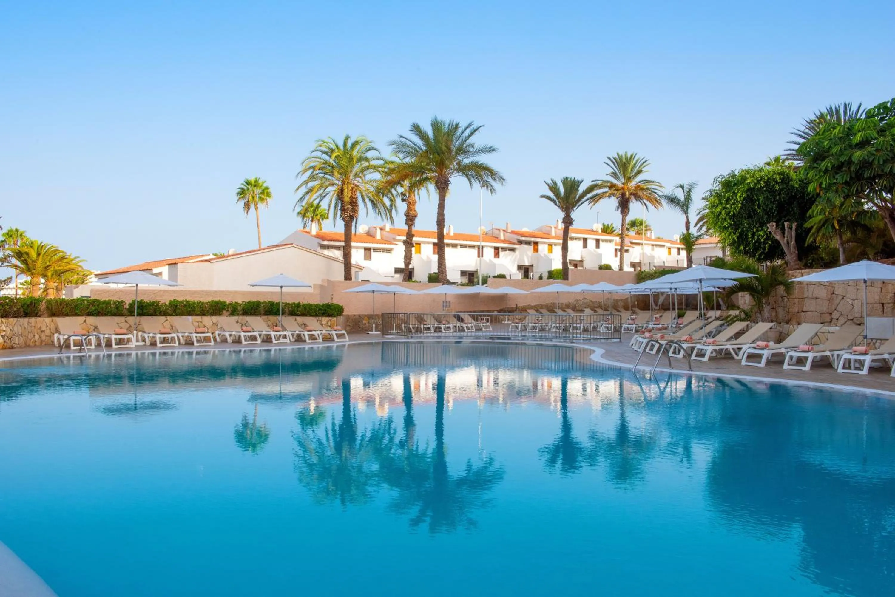 Swimming pool in Olé Tropical Tenerife Adults Only