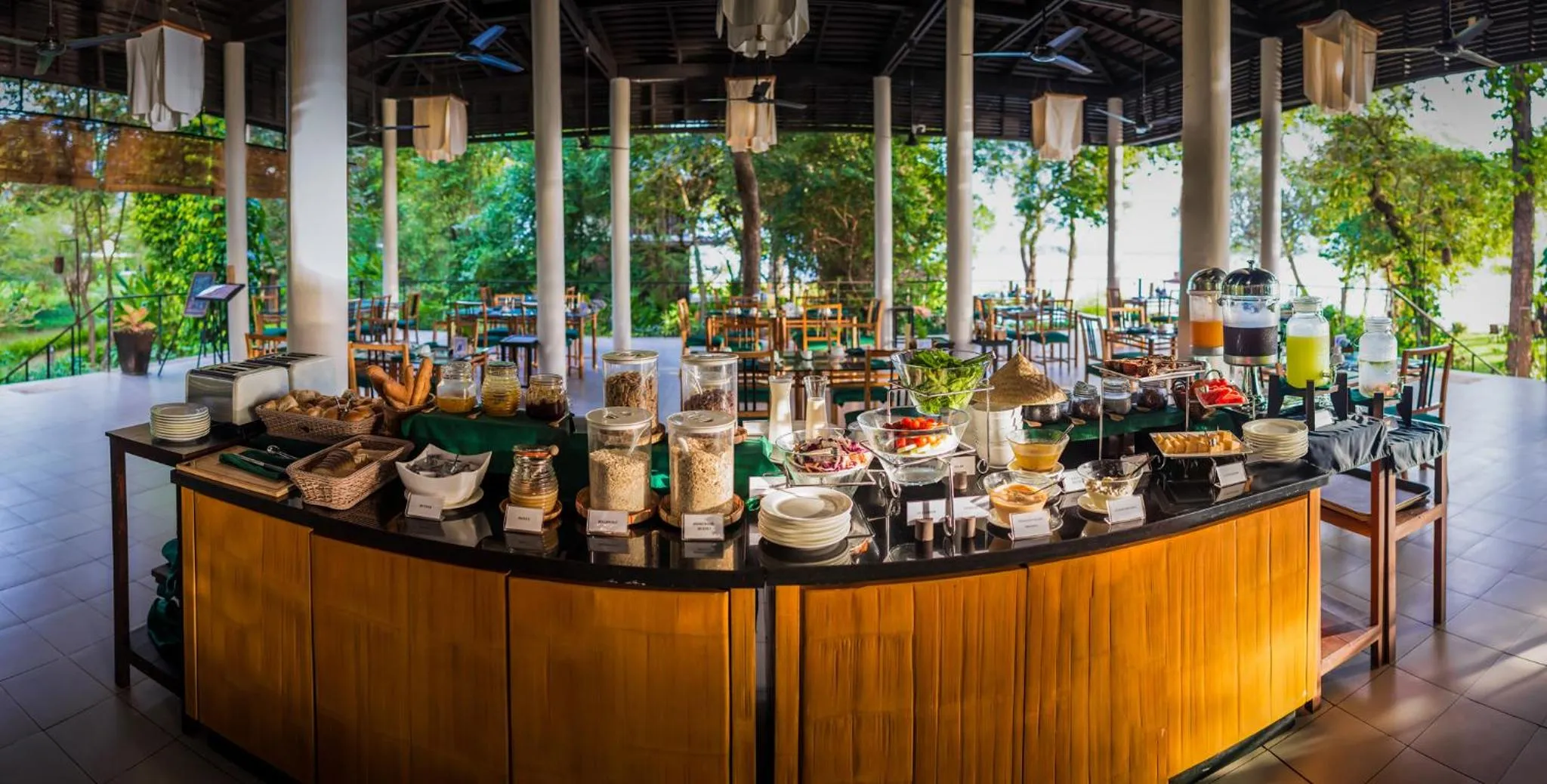 Restaurant/places to eat in The River Resort