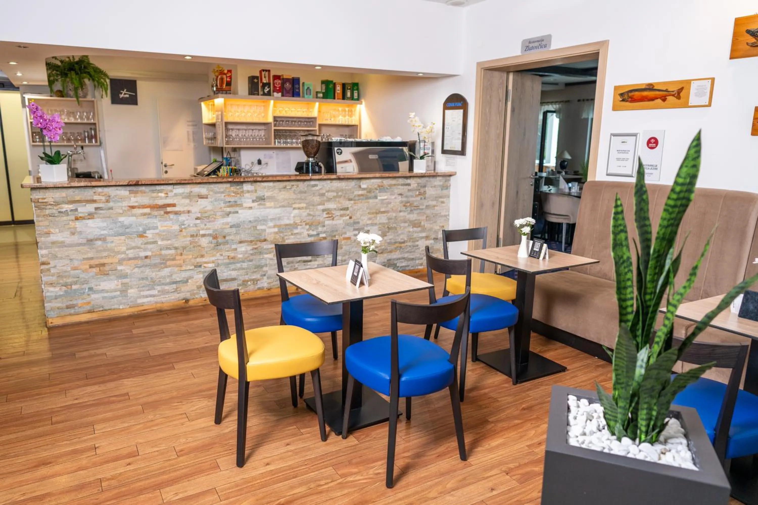 Lounge or bar in Hotel Jezero