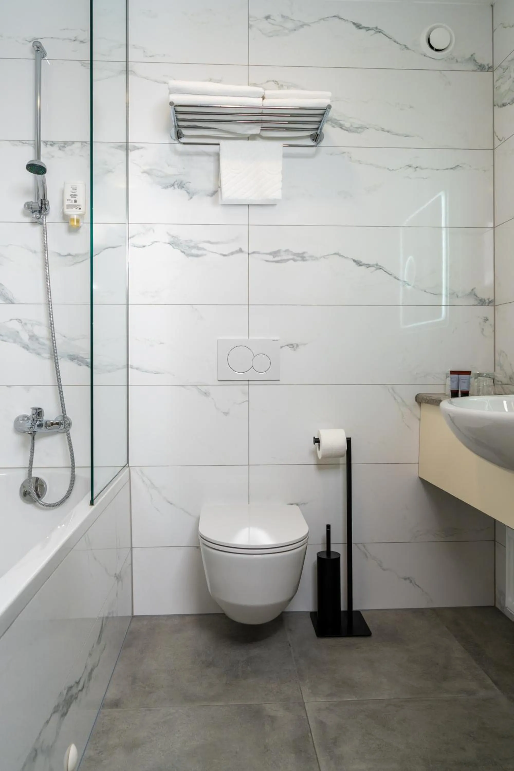 Bathroom in Hotel Jezero