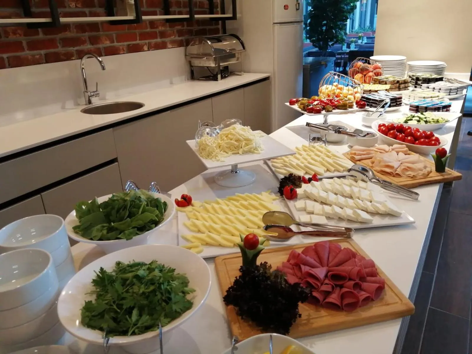 Restaurant/places to eat in Coordinat Suits