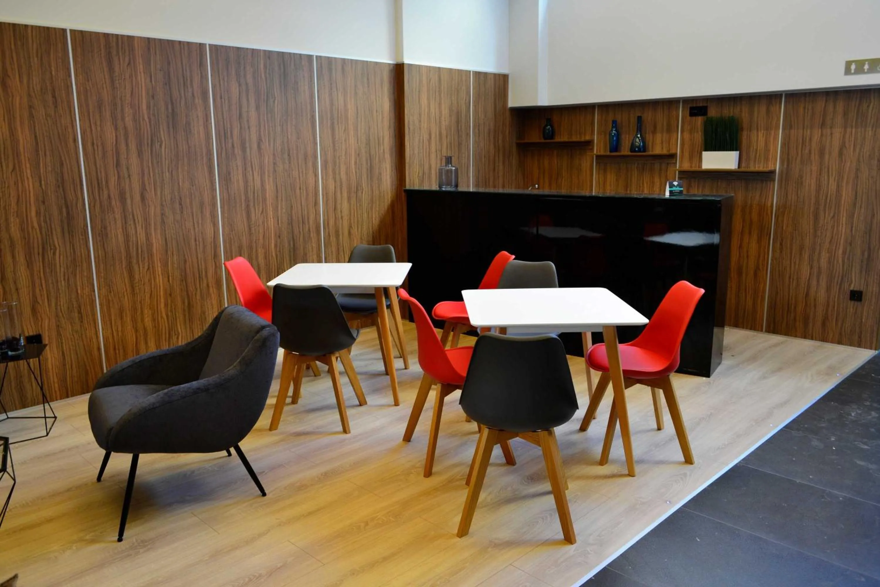 Communal lounge/ TV room in Hotel Alda Estación Ourense