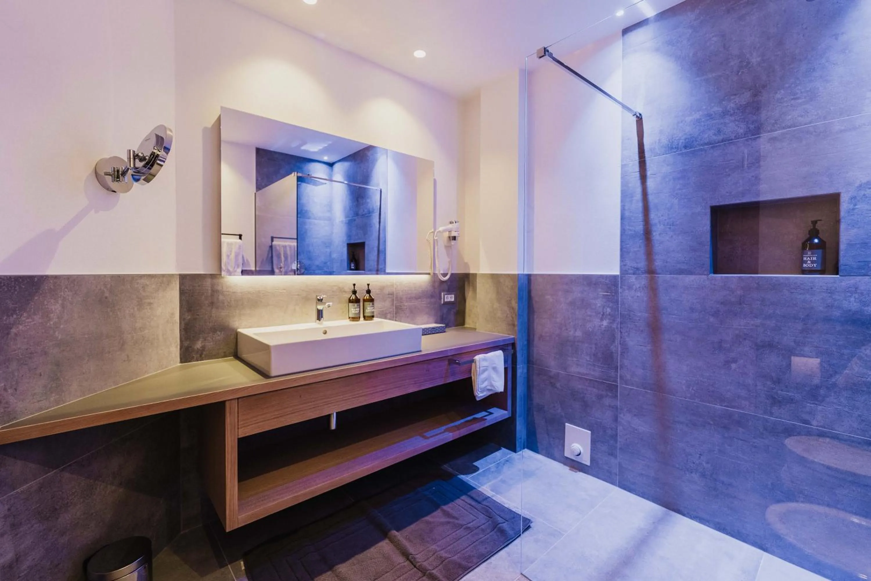 Shower in Hotel Wessobrunn