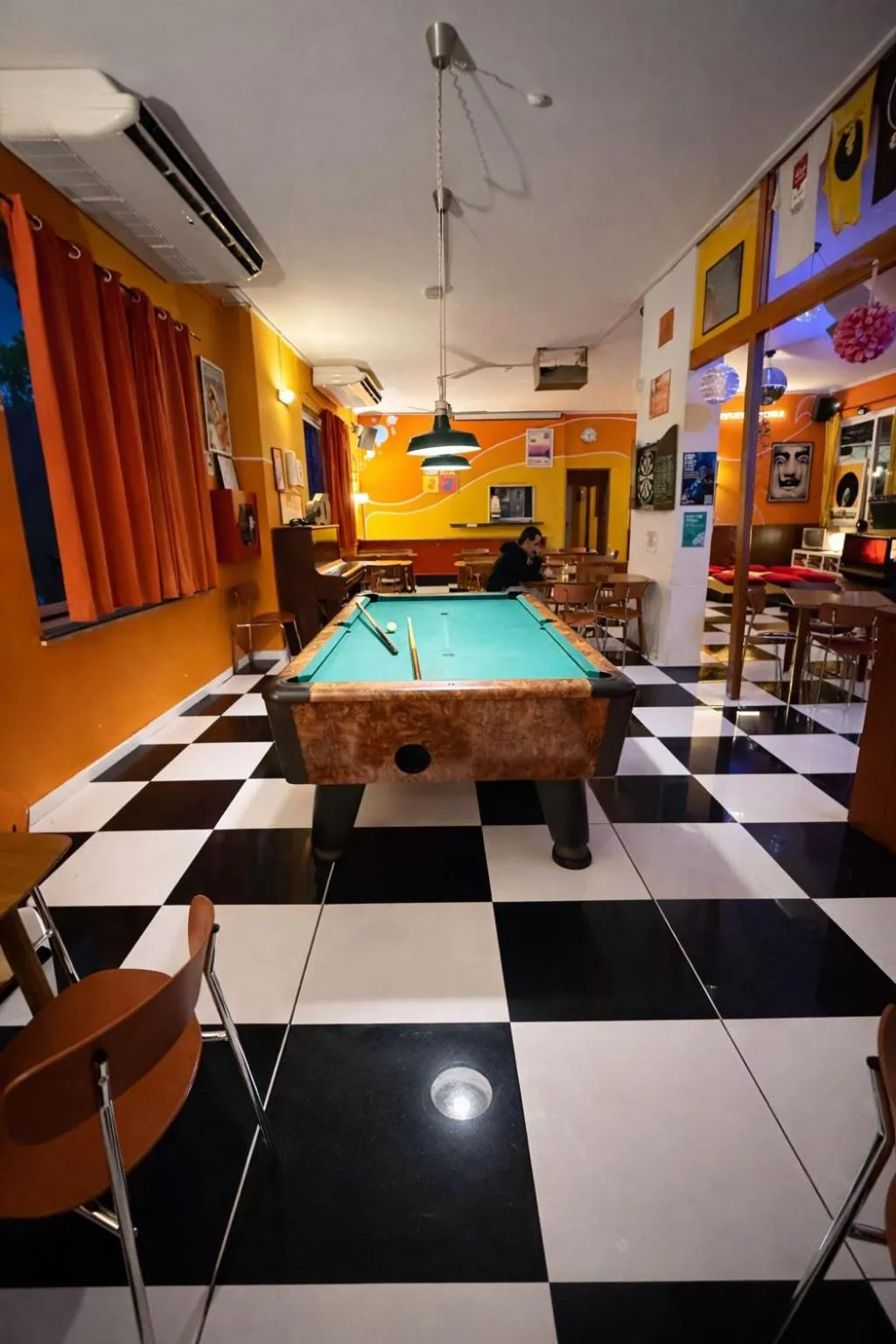 Billiard in Sunflower Beach Backpacker Hostel & Bar
