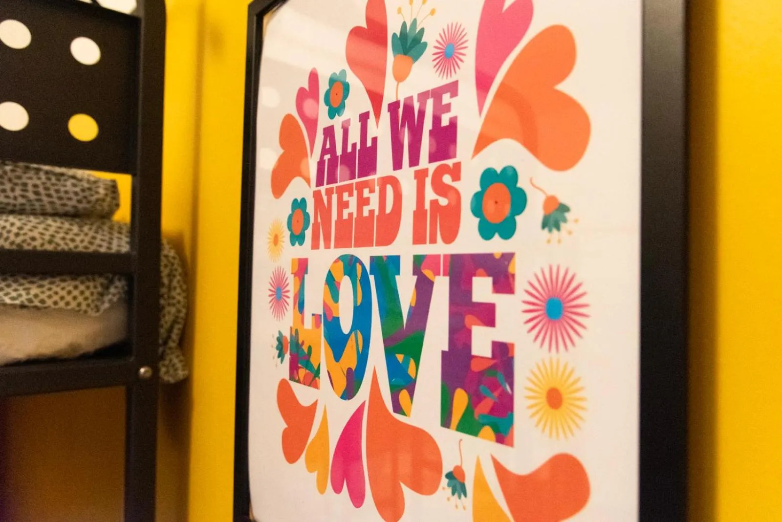 Sunflower Beach Backpacker Hostel & Bar