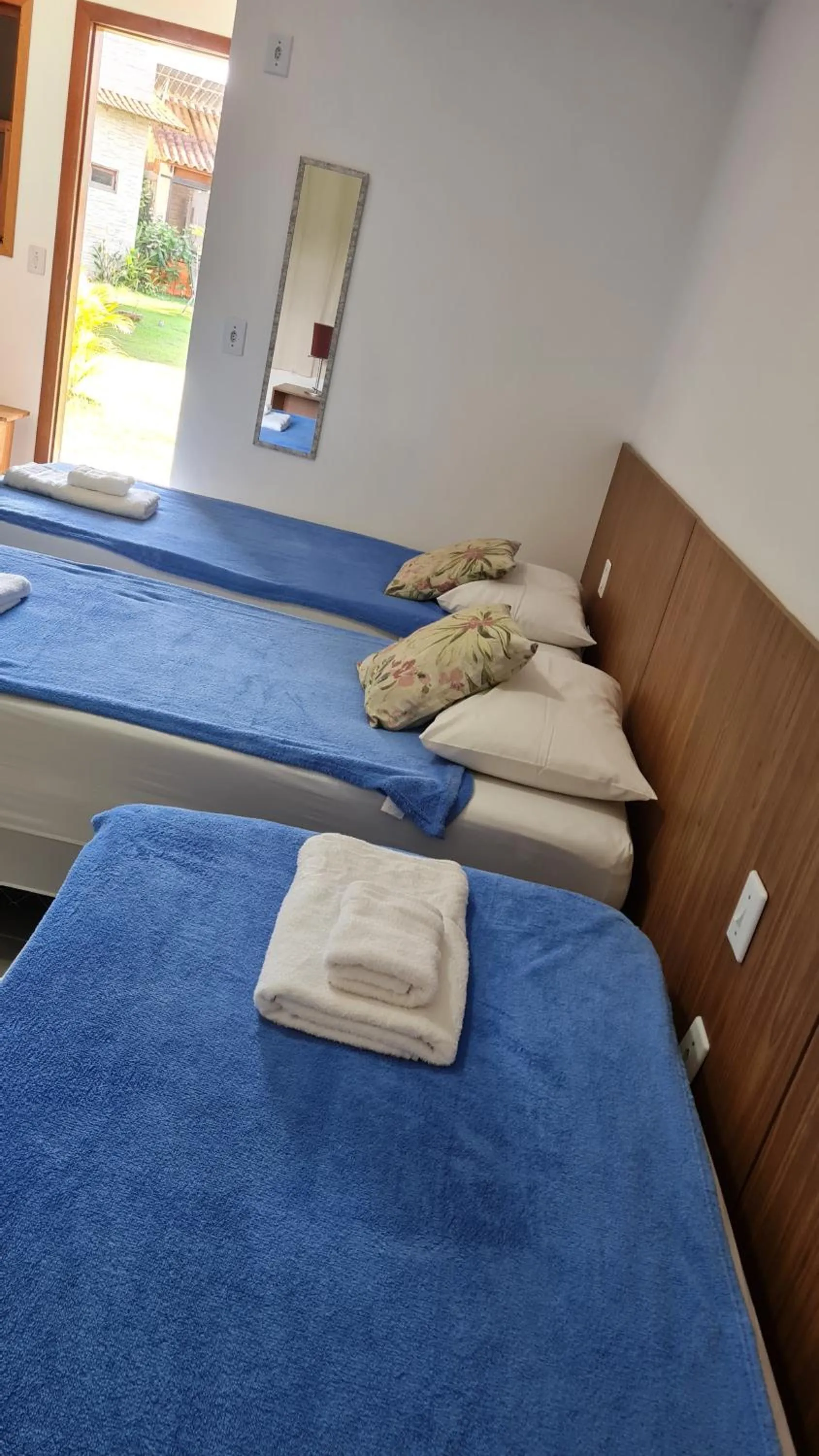 Triple Room with Private Bathroom in Pousada Jeito Bom de Viver