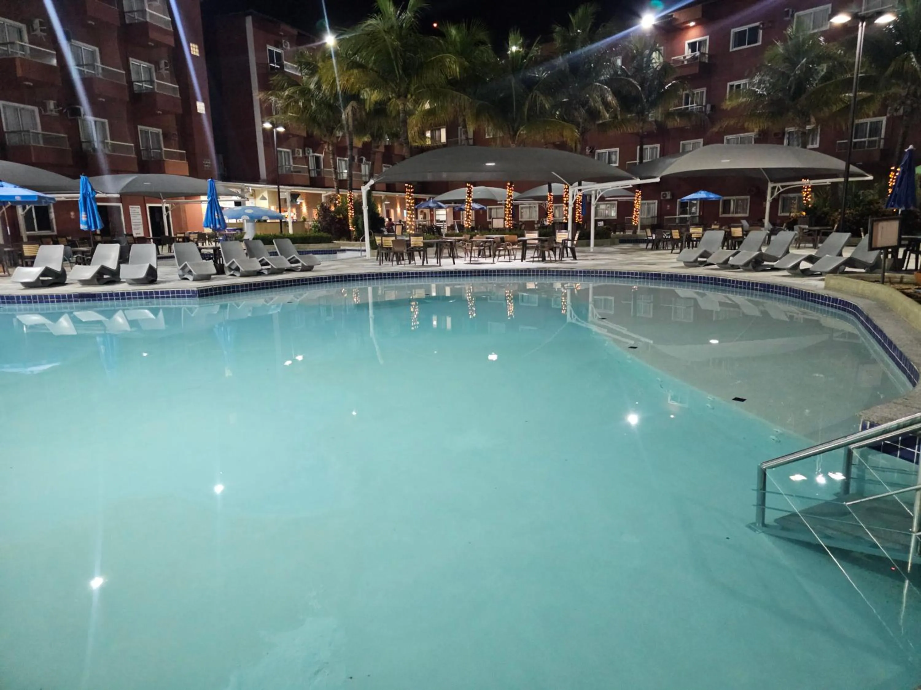  in PARQUE AQUÁTICO Lagoa Quente, à 50m, entrada + barata, apto particular