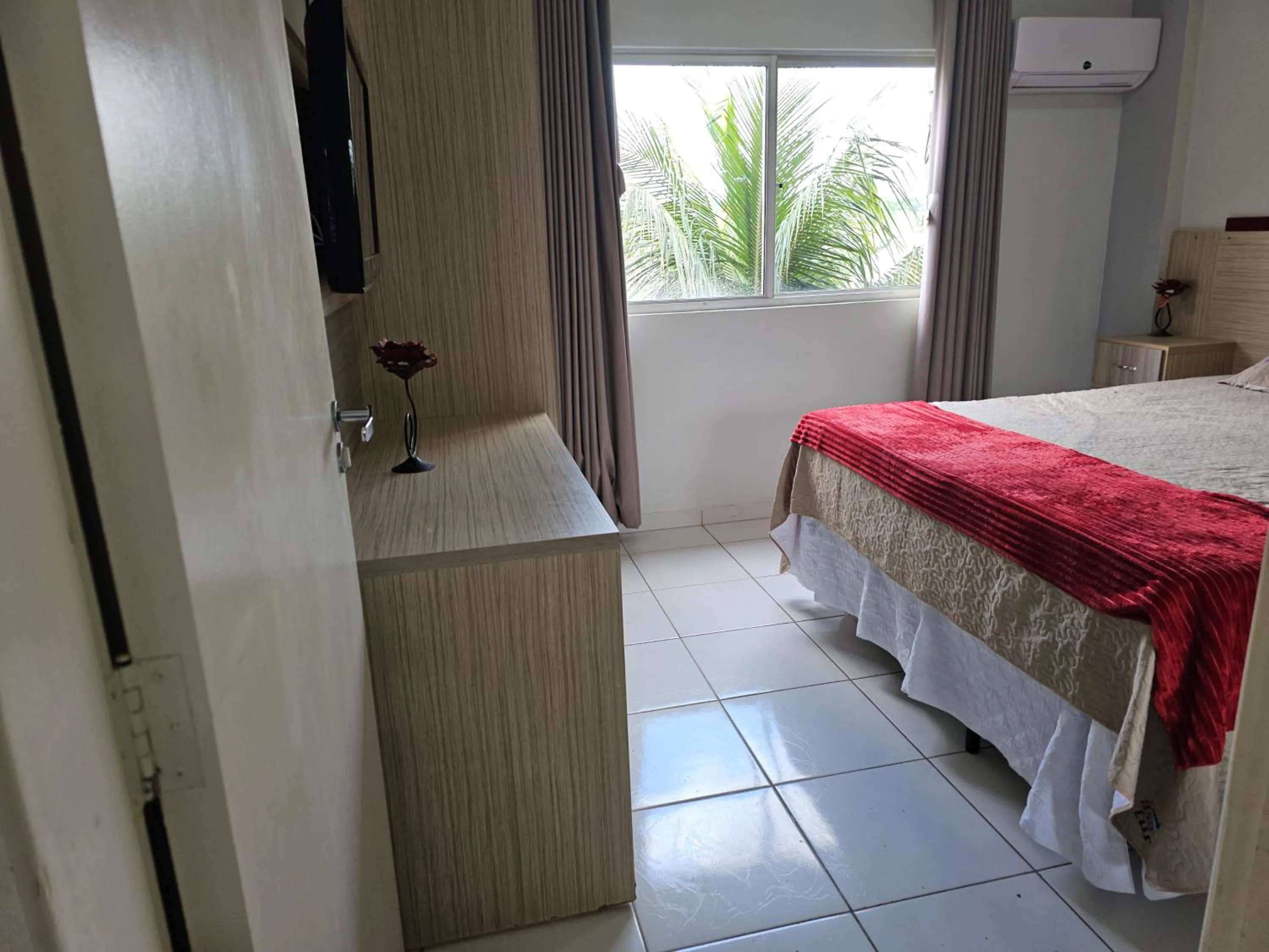 air conditioner, Bed in PARQUE AQUÁTICO Lagoa Quente, à 50m, entrada + barata, apto particular