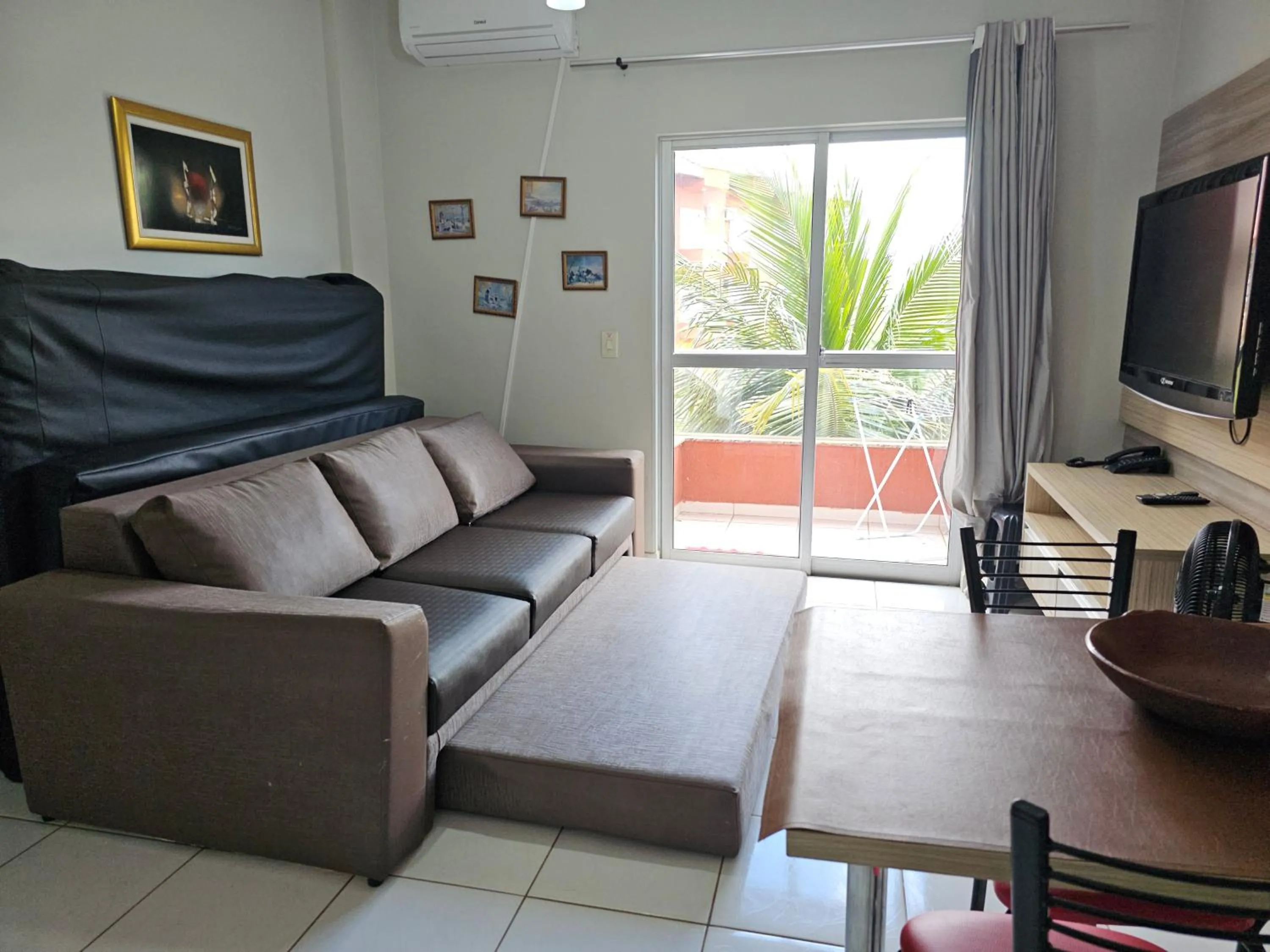 Living room in PARQUE AQUÁTICO Lagoa Quente, à 50m, entrada + barata, apto particular