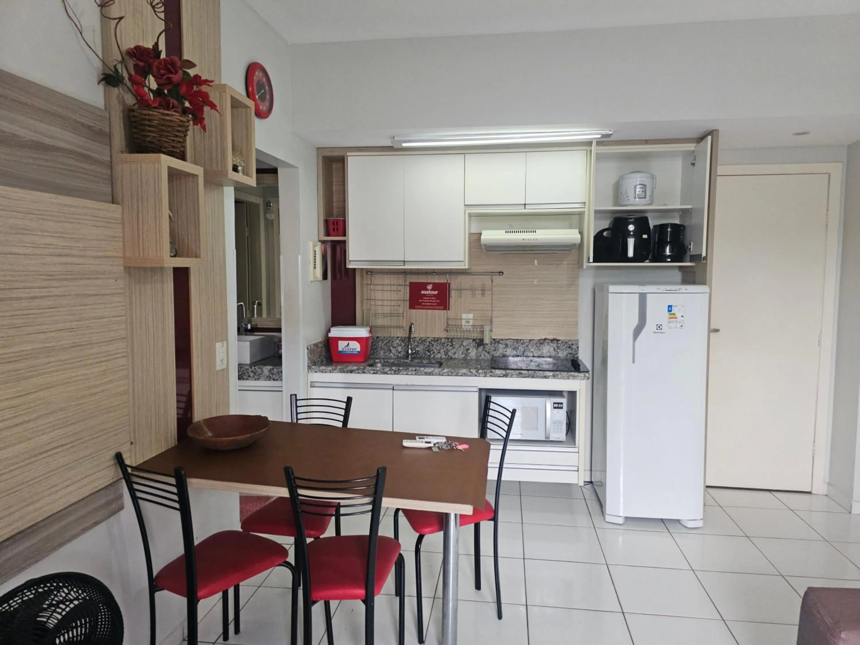 Dining area in PARQUE AQUÁTICO Lagoa Quente, à 50m, entrada + barata, apto particular