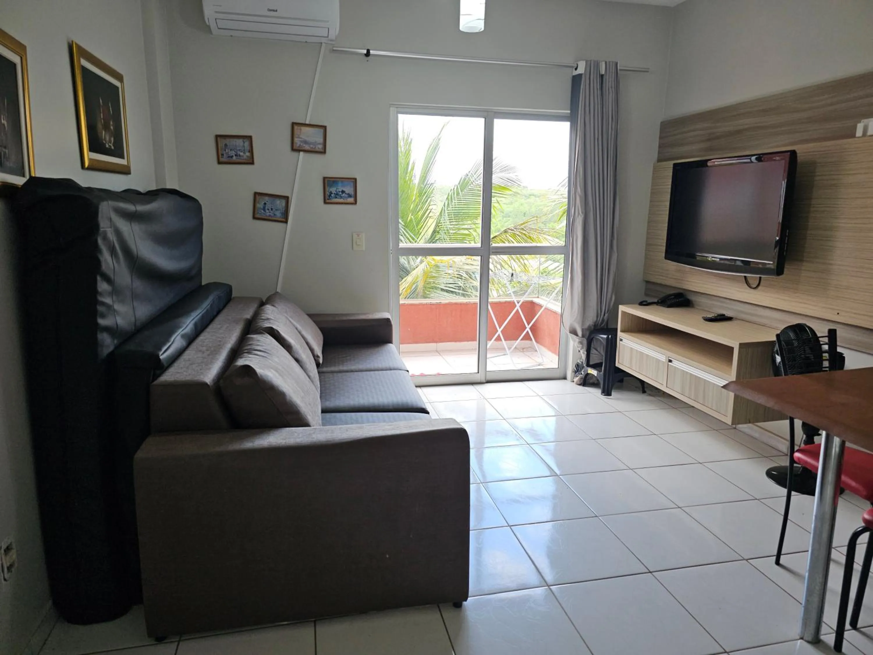 Living room in PARQUE AQUÁTICO Lagoa Quente, à 50m, entrada + barata, apto particular