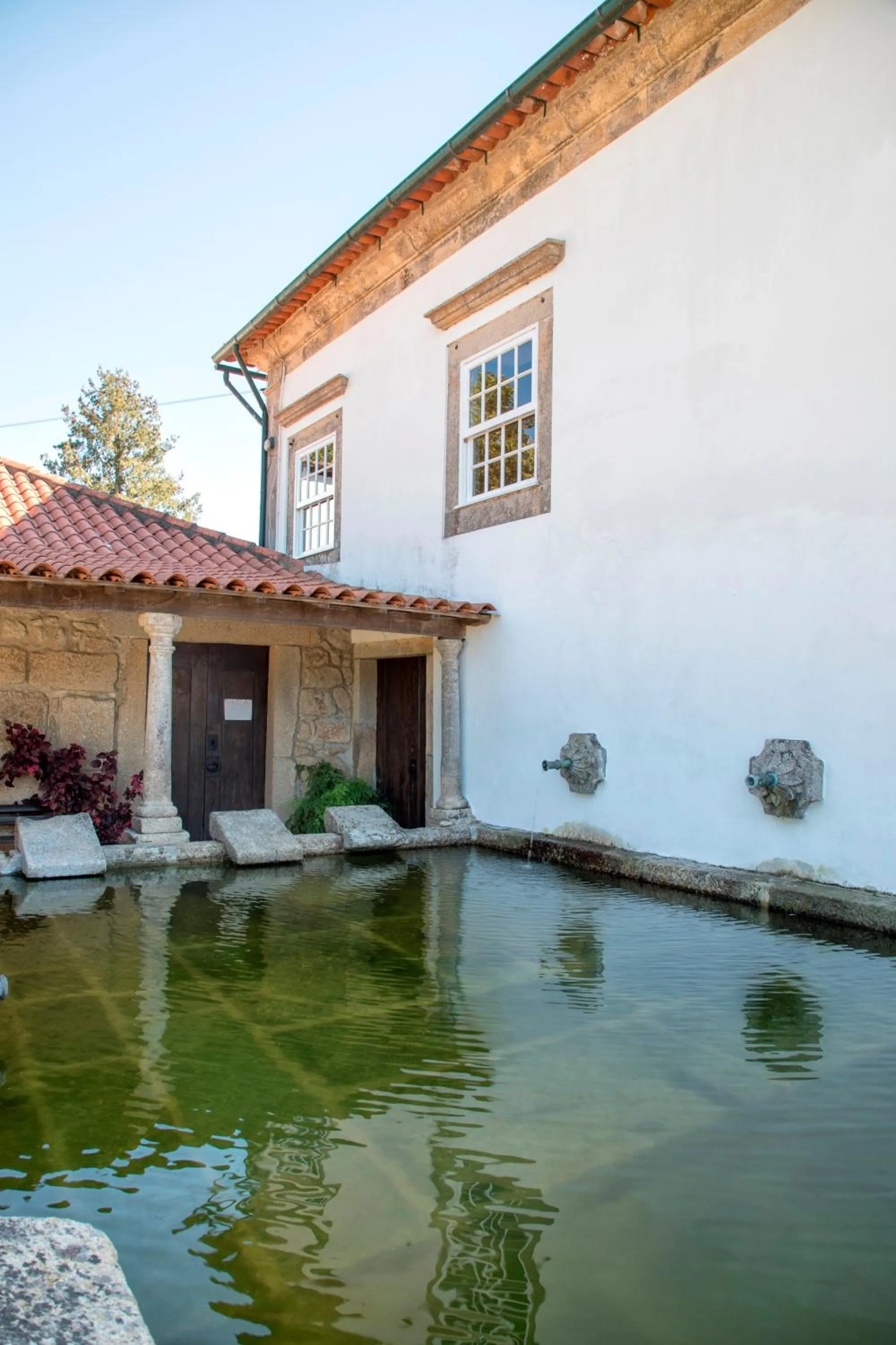 Property building in Casa de Sta Comba