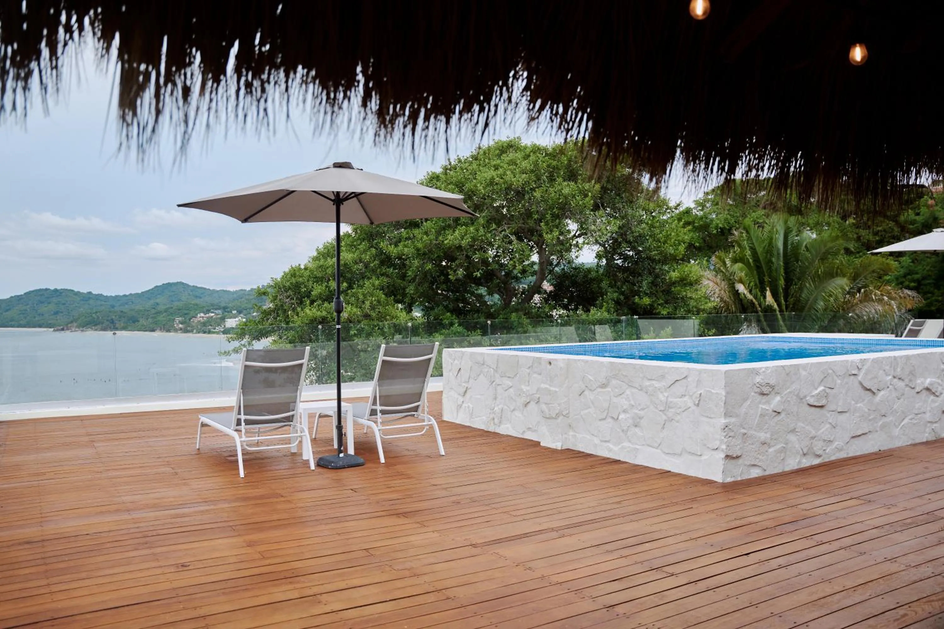 Day in Ysuri Sayulita - Beachfront Hotel