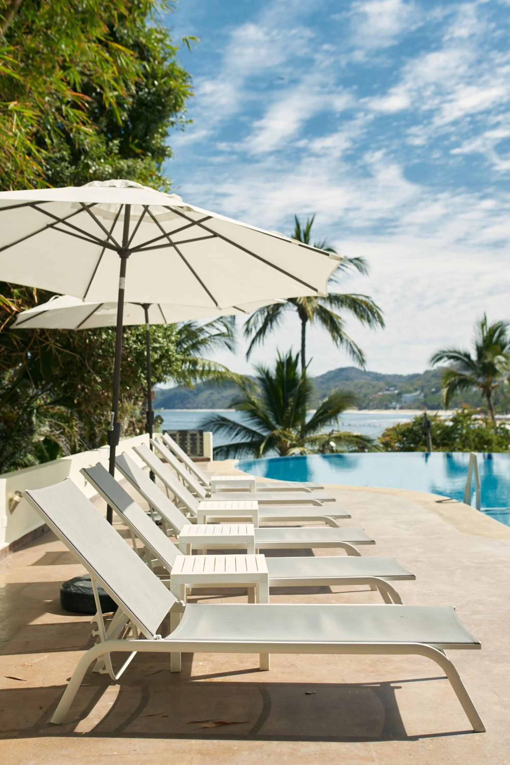 Day in Ysuri Sayulita - Beachfront Hotel