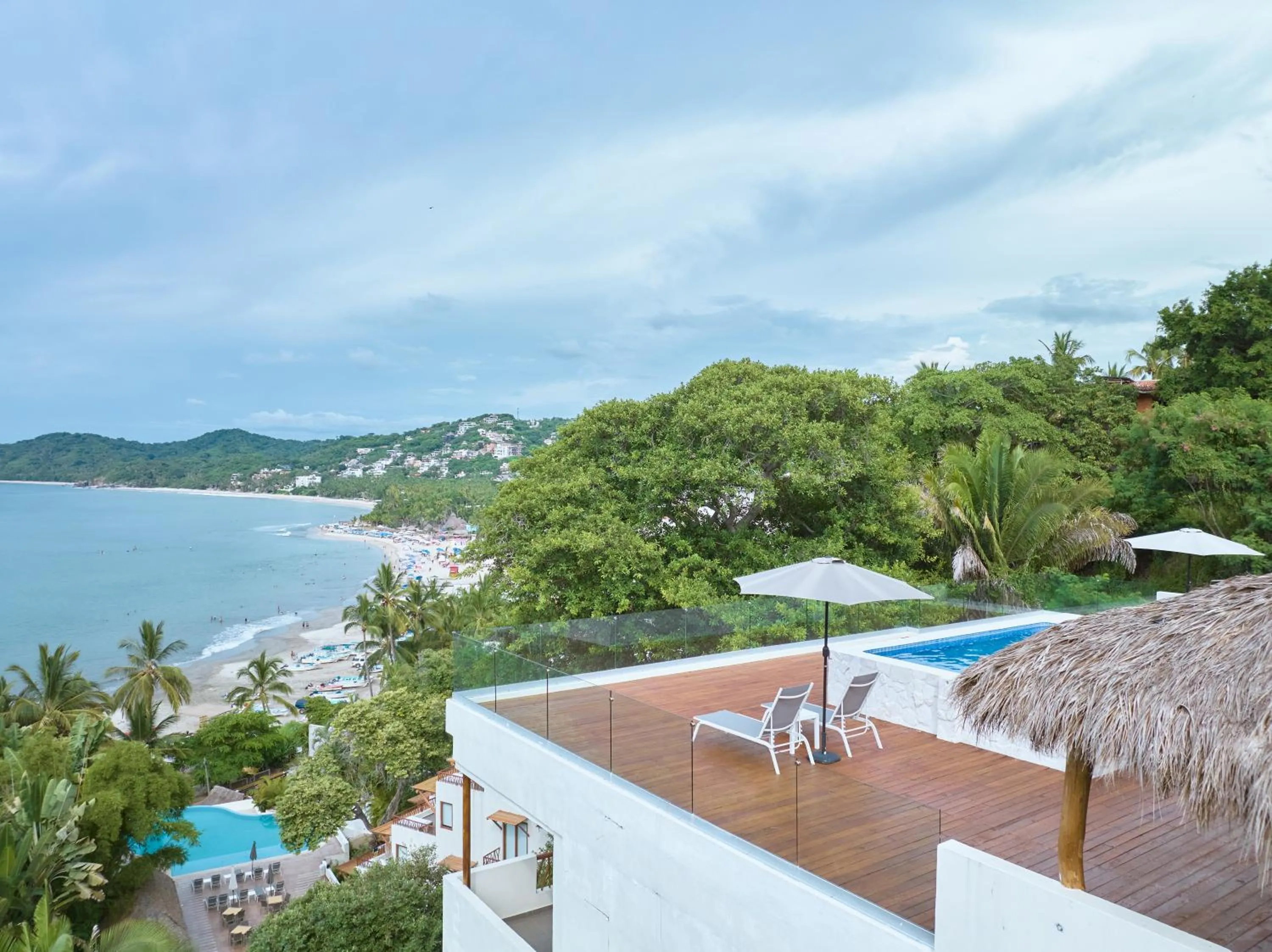 Day in Ysuri Sayulita - Beachfront Hotel