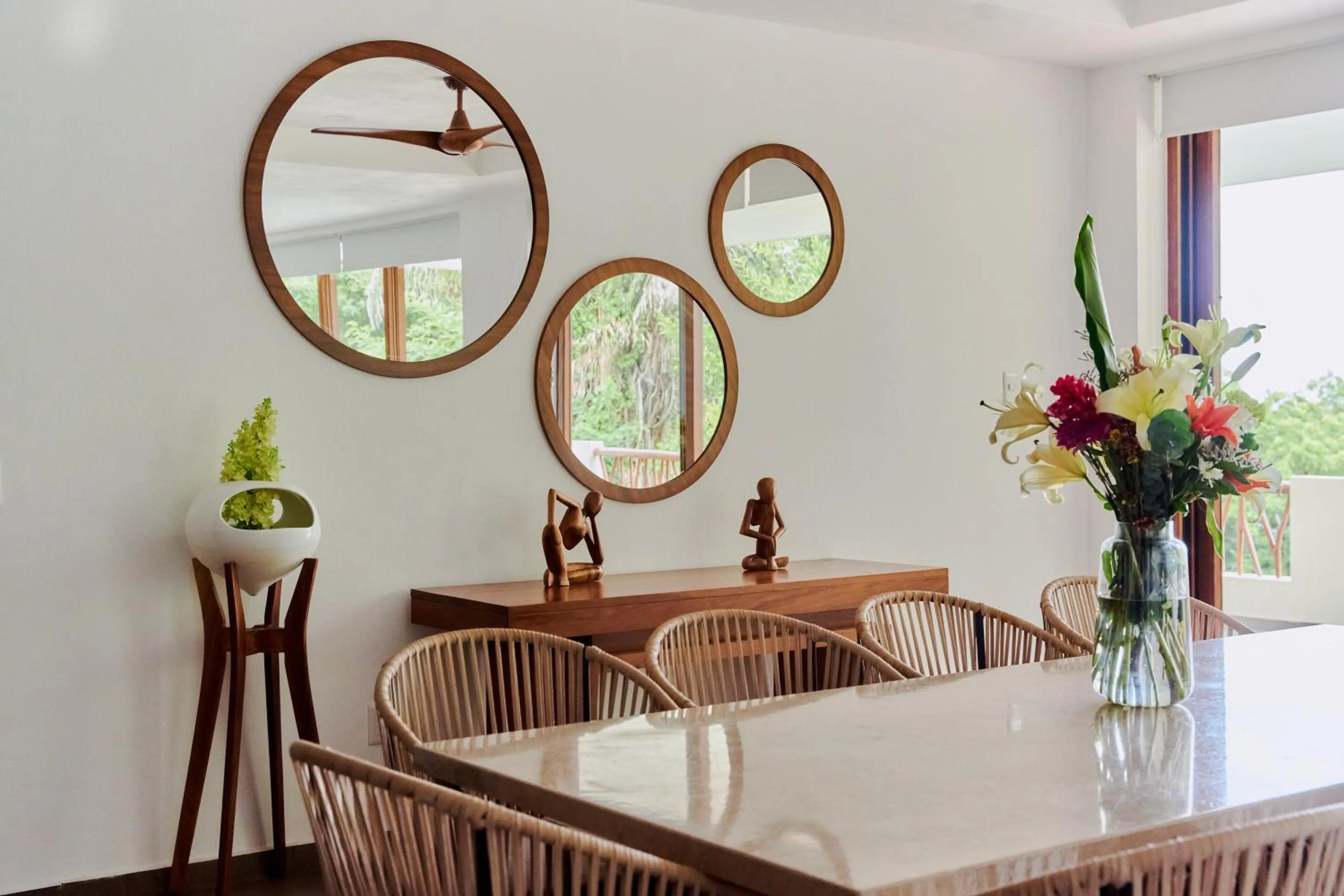 Dining area in Ysuri Sayulita - Beachfront Hotel