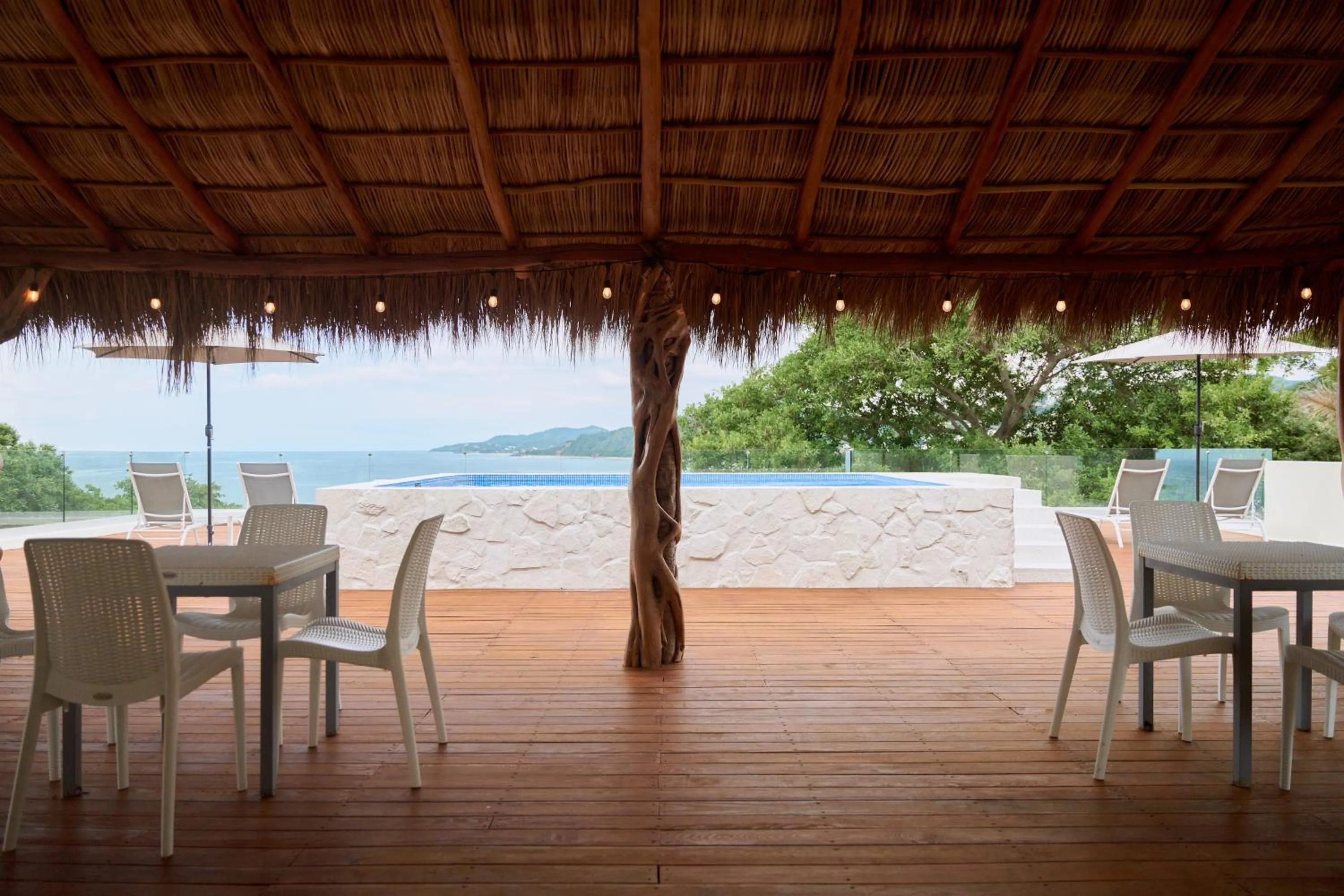 Day in Ysuri Sayulita - Beachfront Hotel