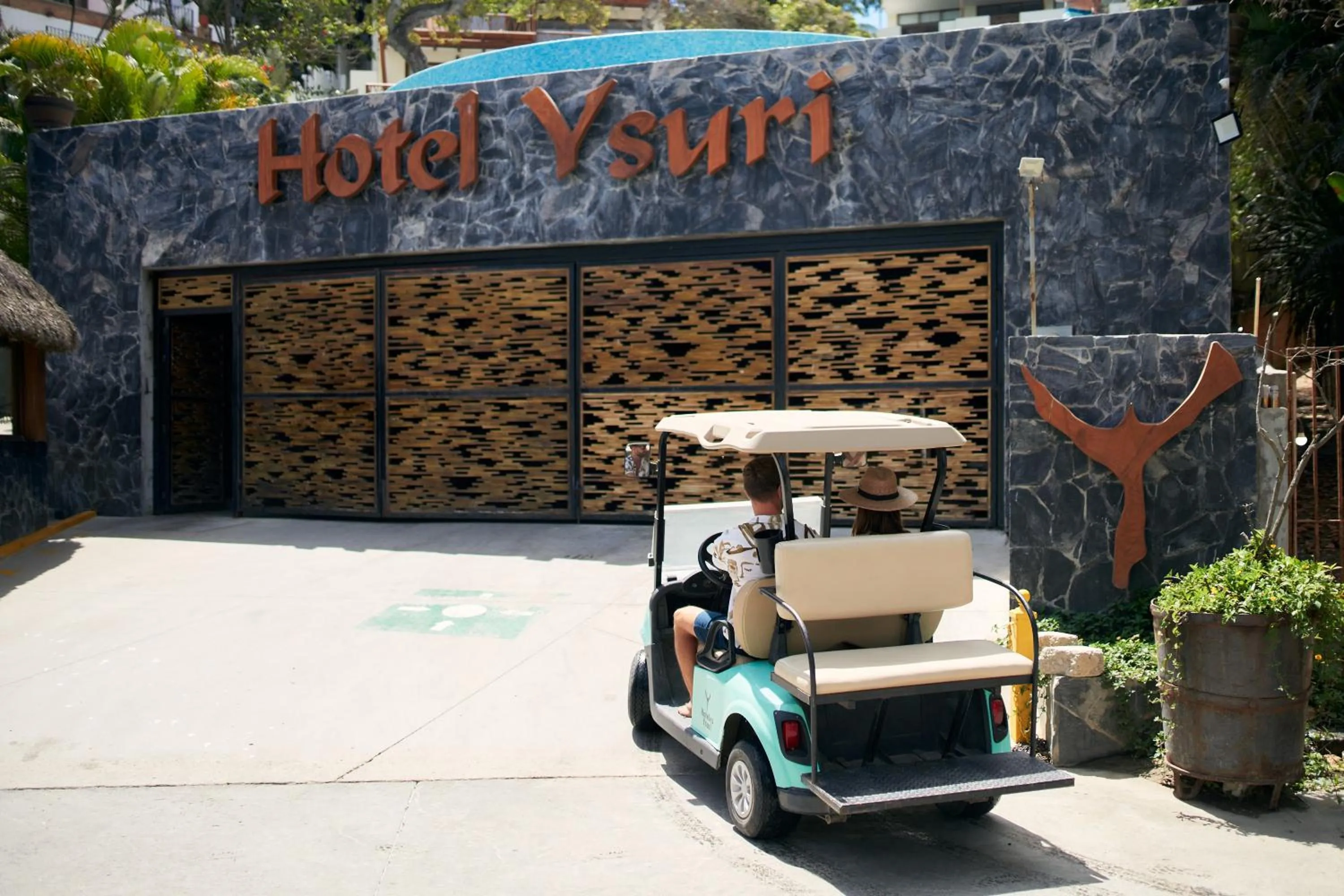 Day in Ysuri Sayulita - Beachfront Hotel