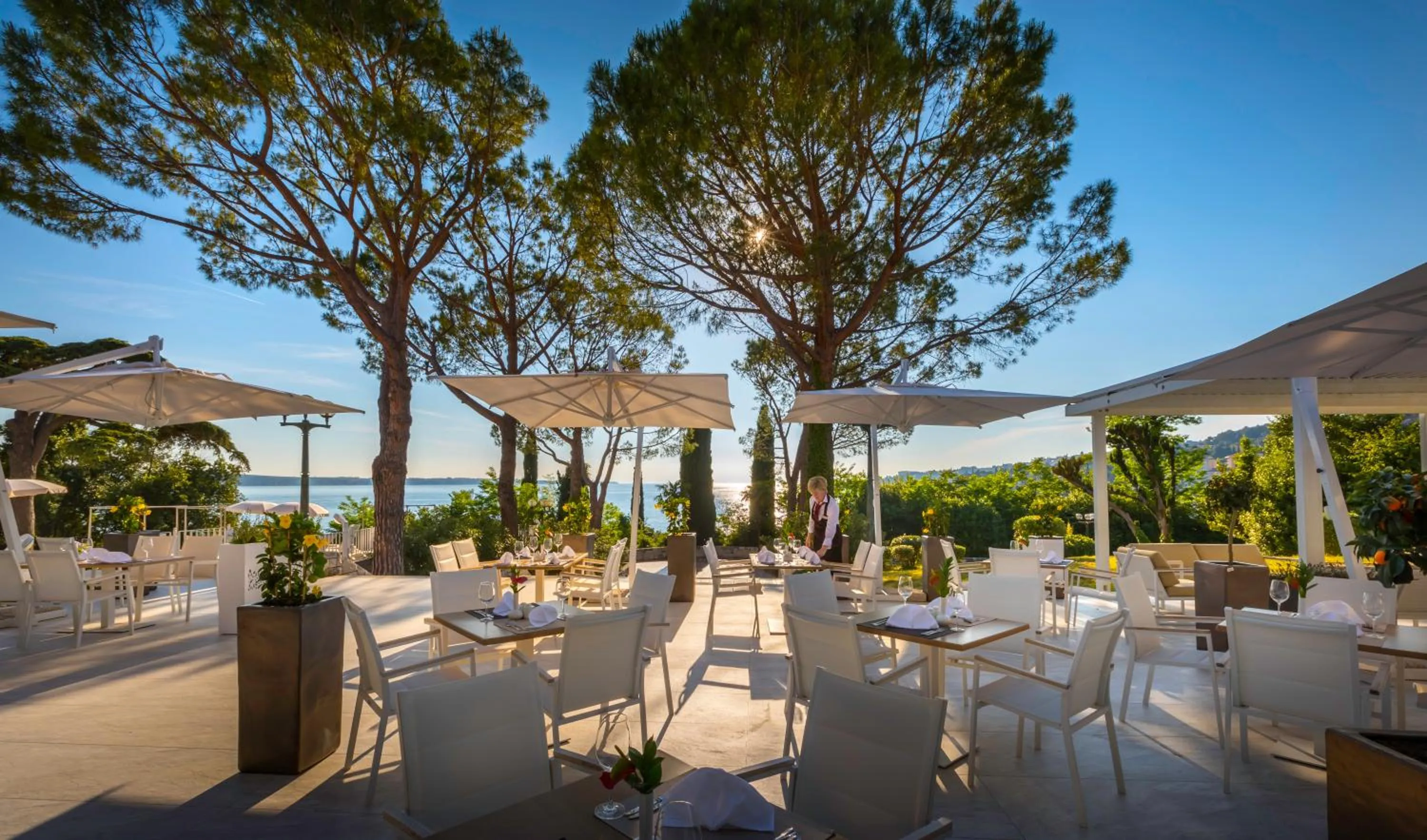 Restaurant/places to eat in Remisens Hotel METROPOL