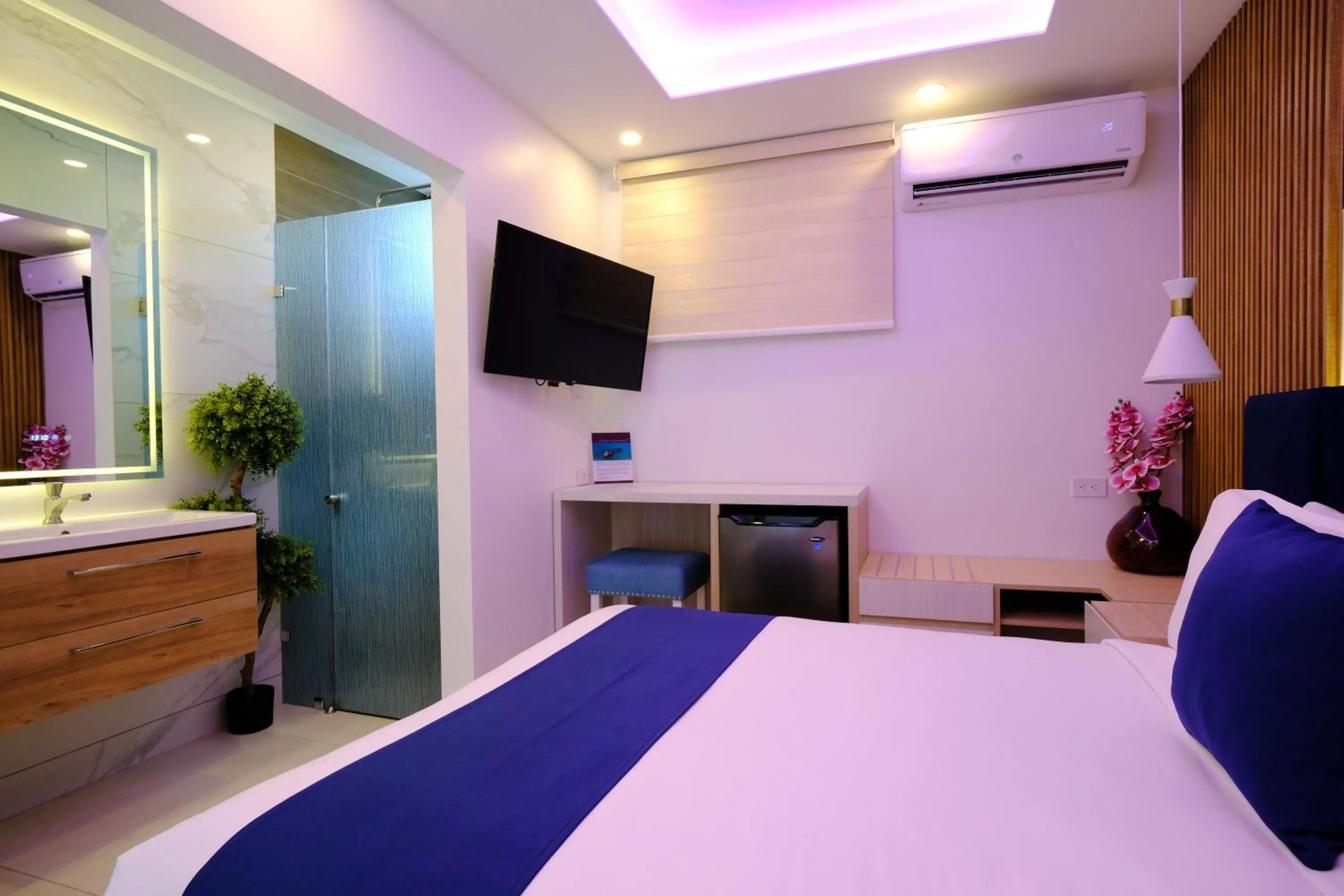 Bed in Victoria City Hotel