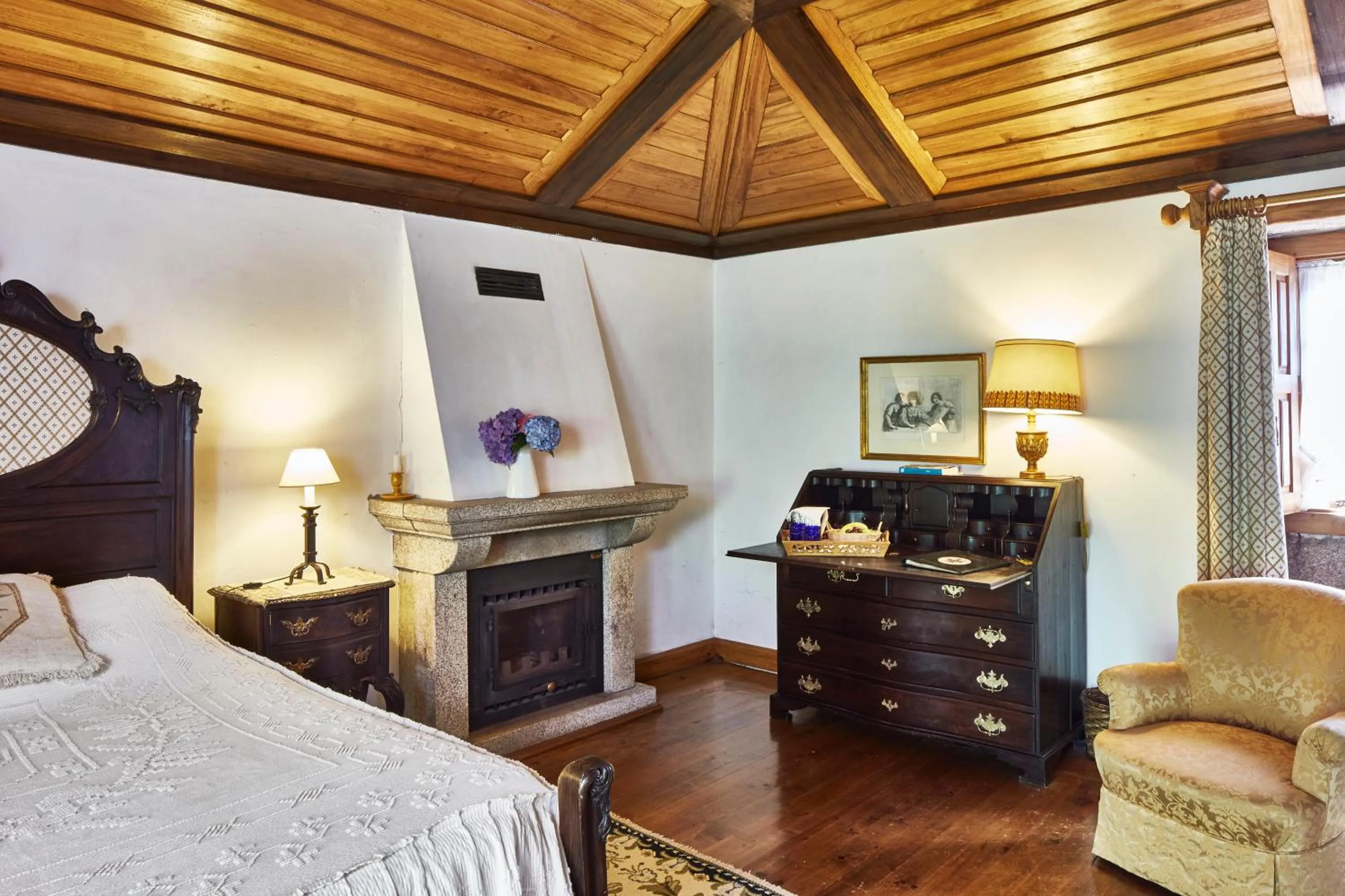 Bedroom, Bed in Casa de Canedo