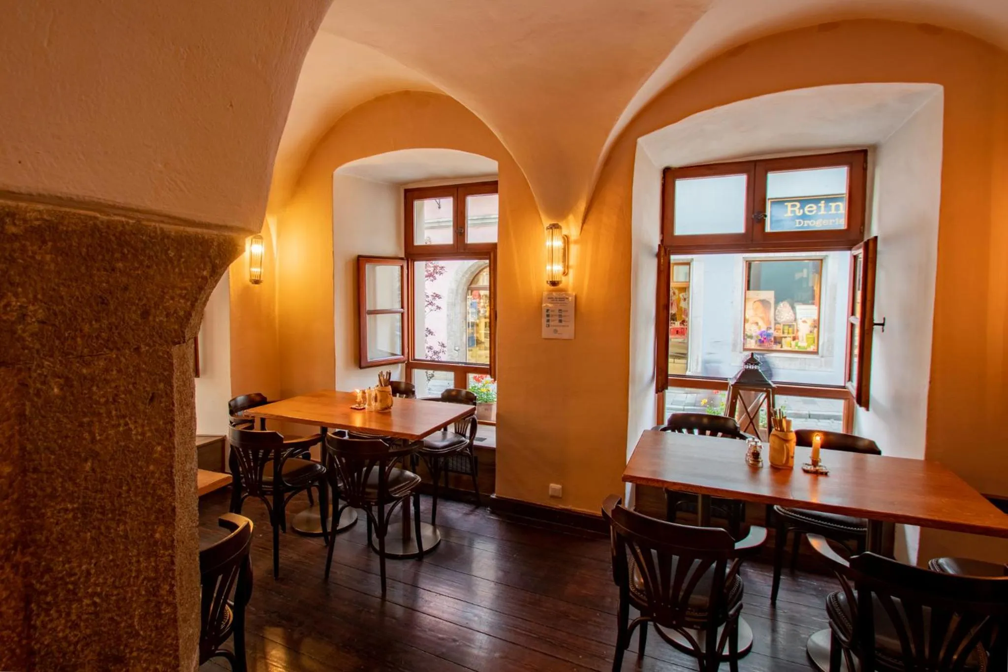 Restaurant/places to eat in Hotel am weißen Turm