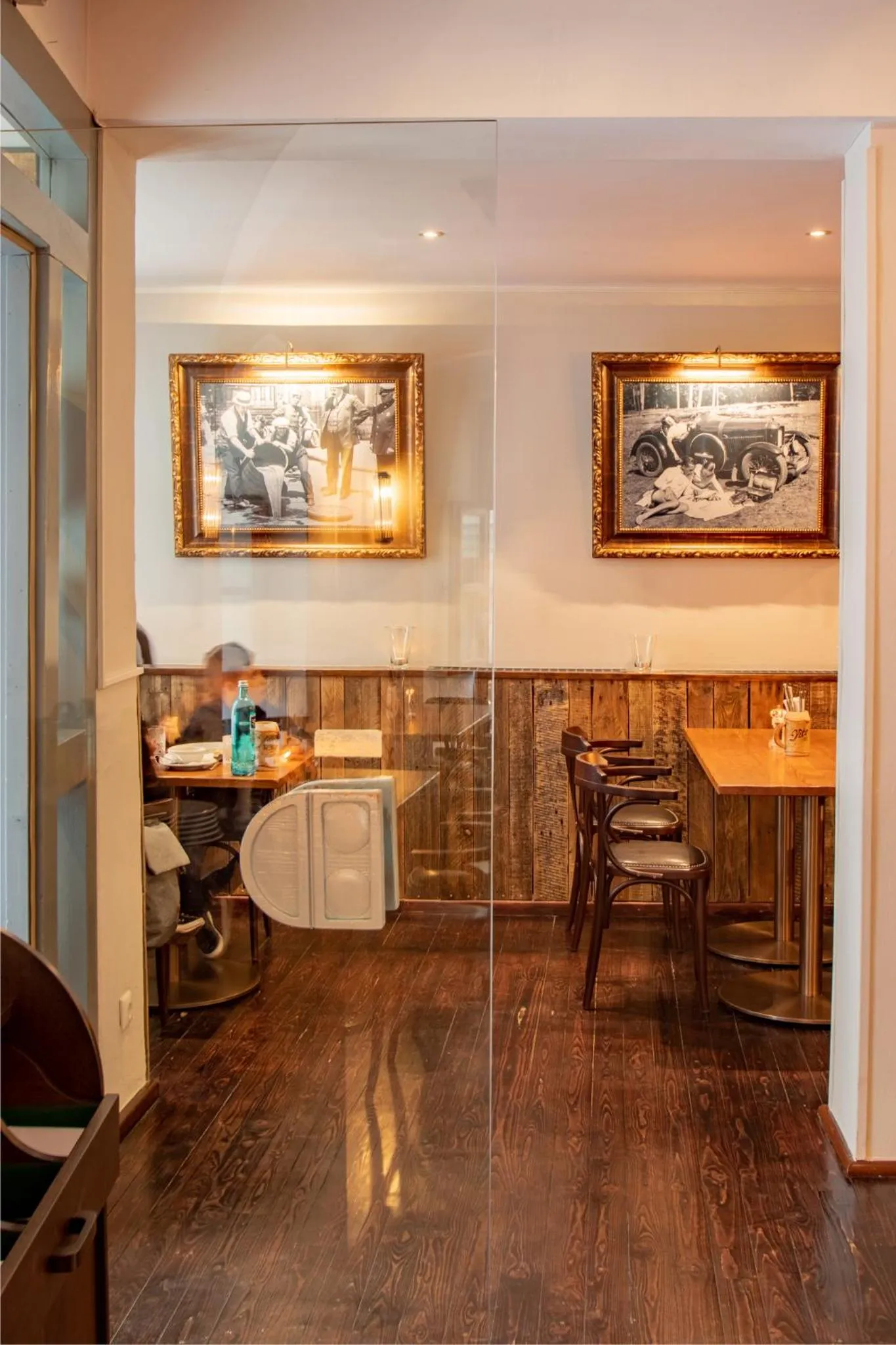 Restaurant/places to eat in Hotel am weißen Turm