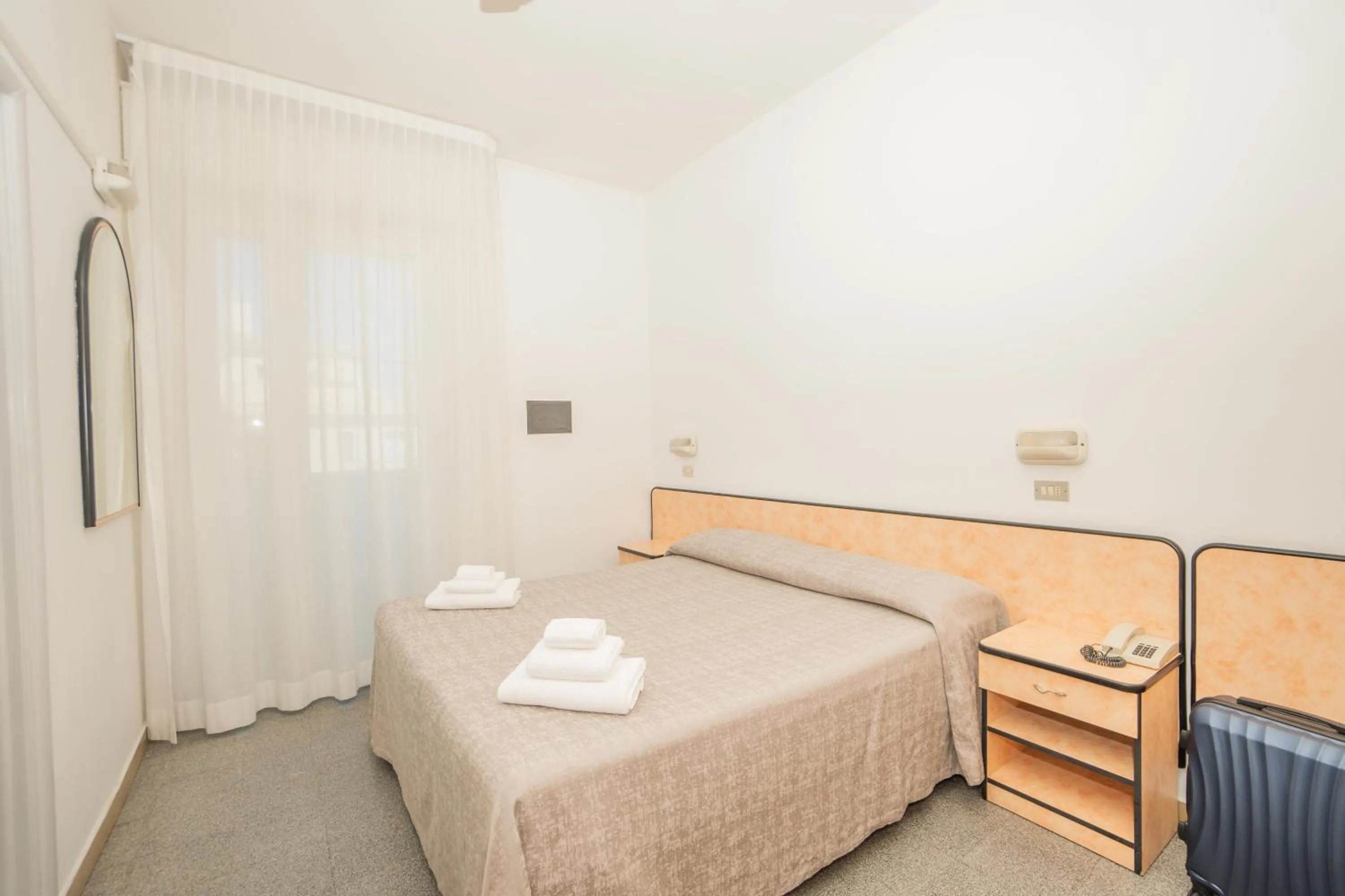 Bedroom, Bed in Hotel Saint Louis