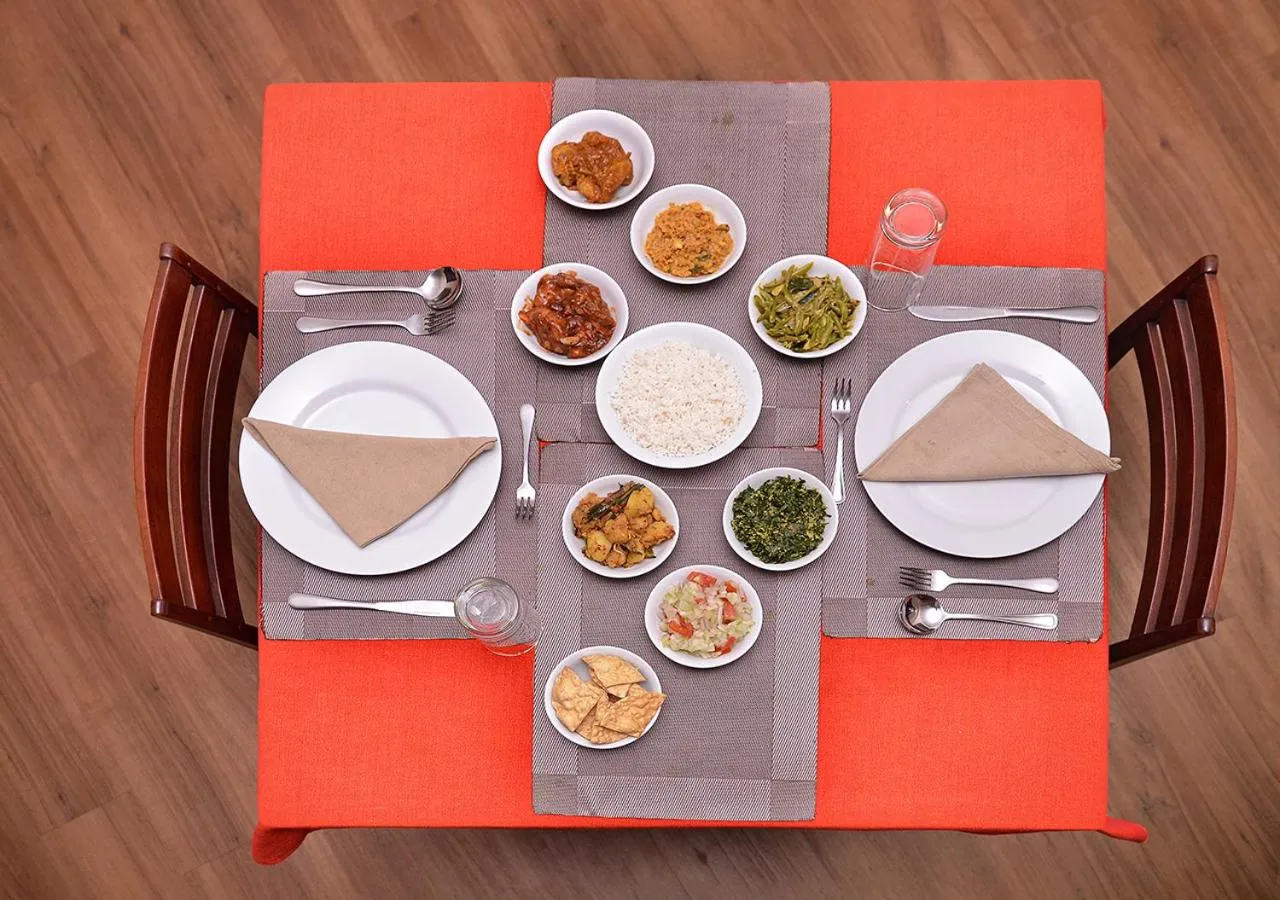 Food and drinks in Villa 49