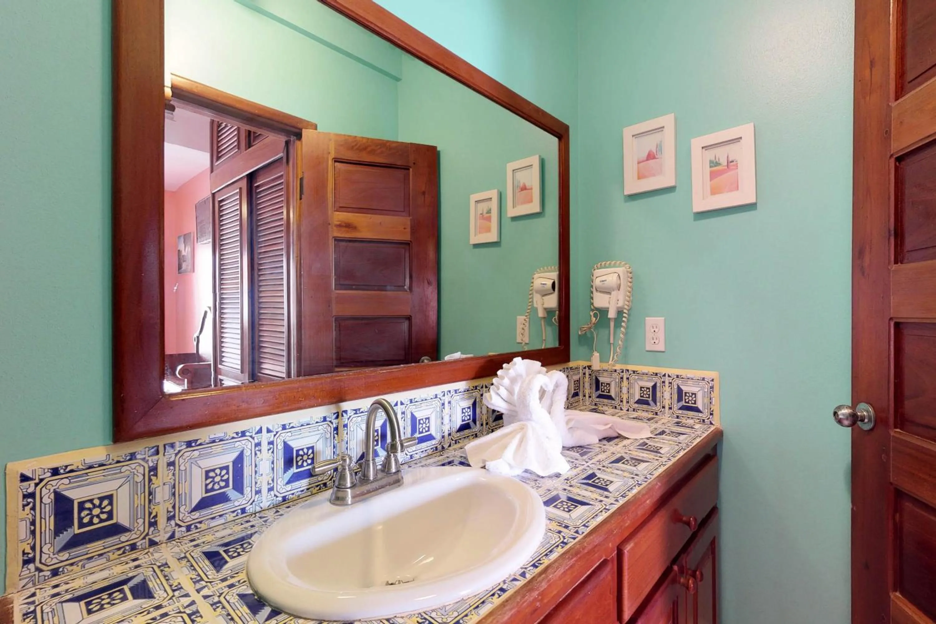 Caribbean Lily @ Caribe Island