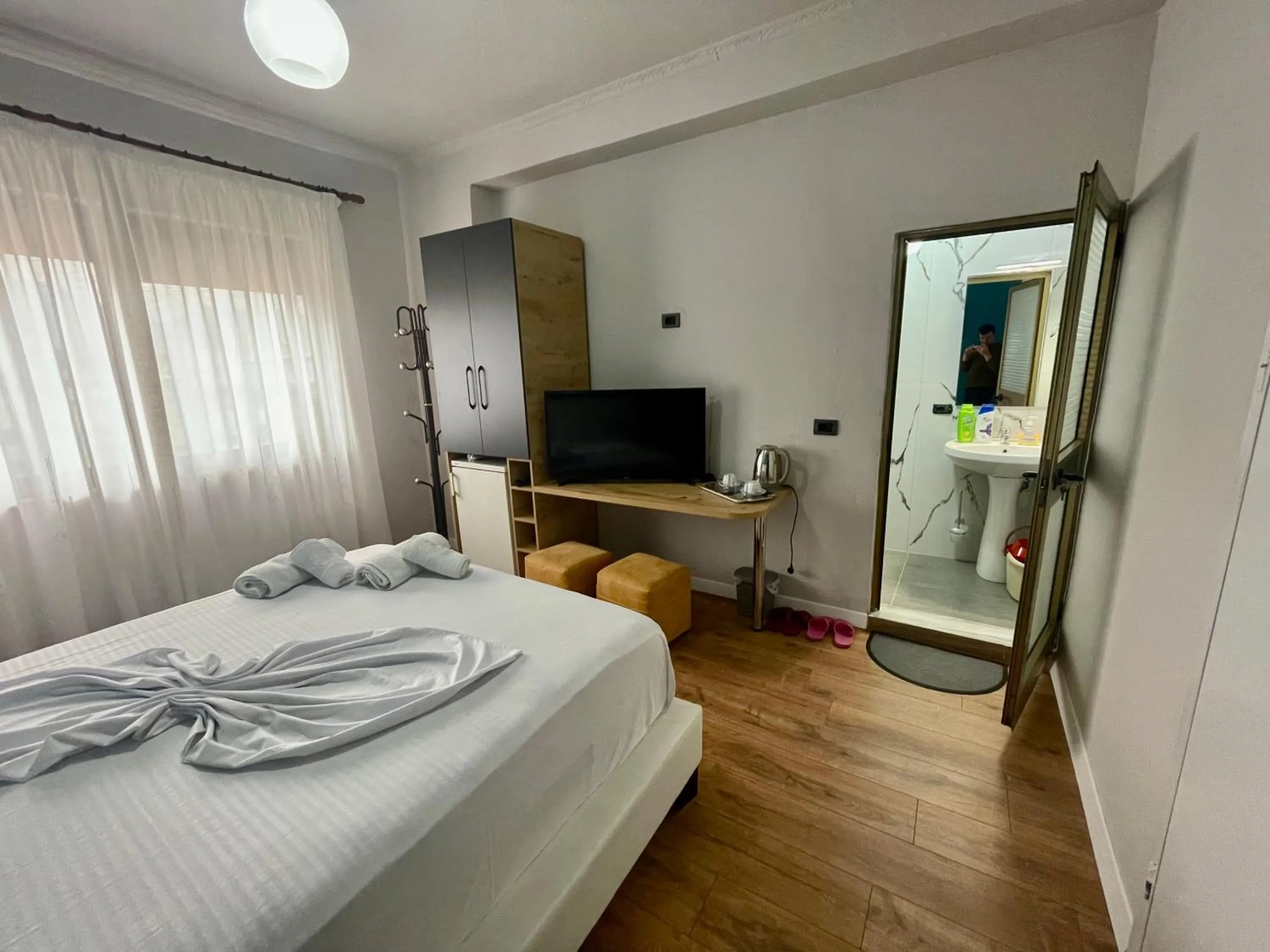 Central room private entry and bathroom