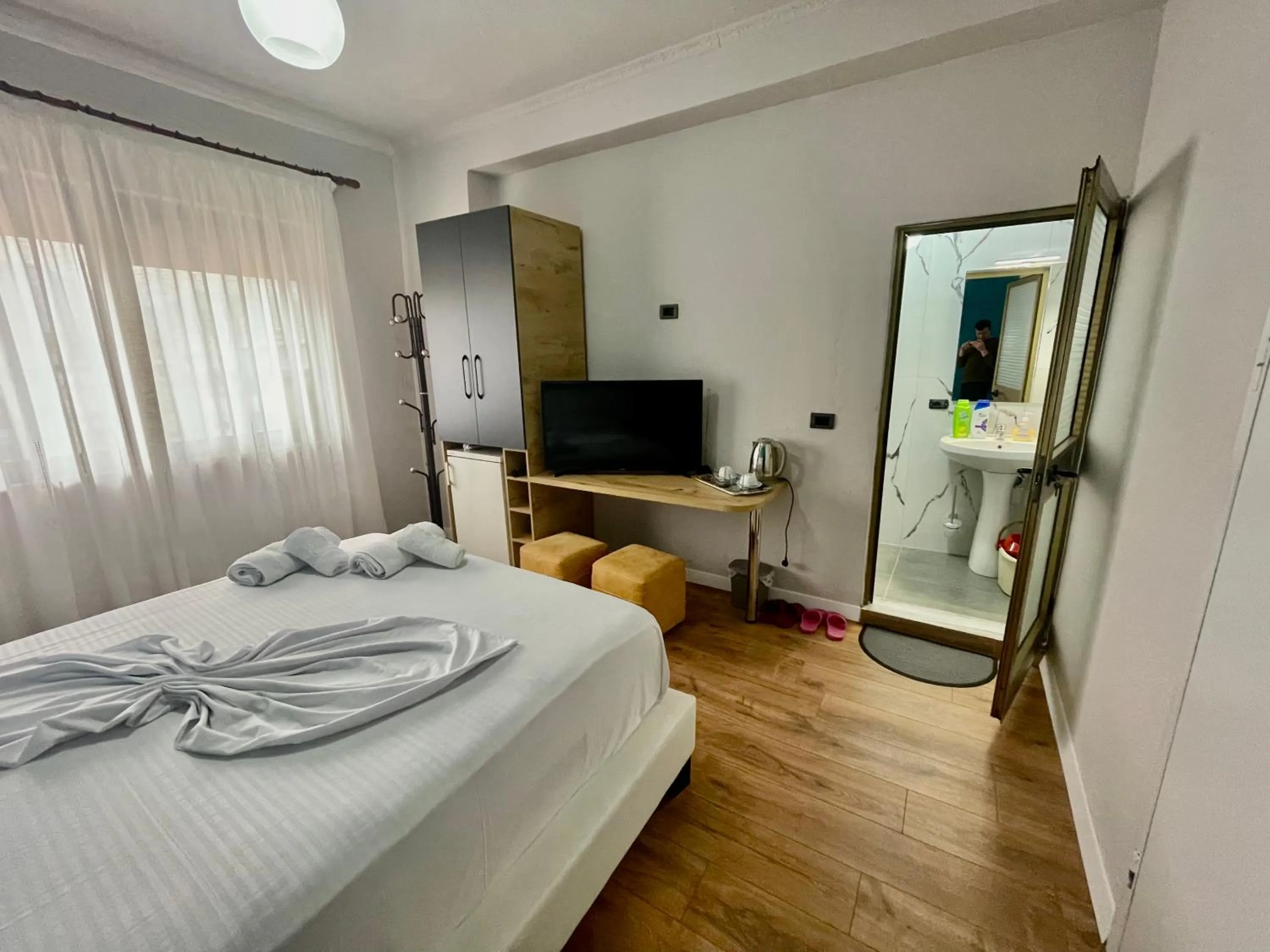 Central room private entry and bathroom