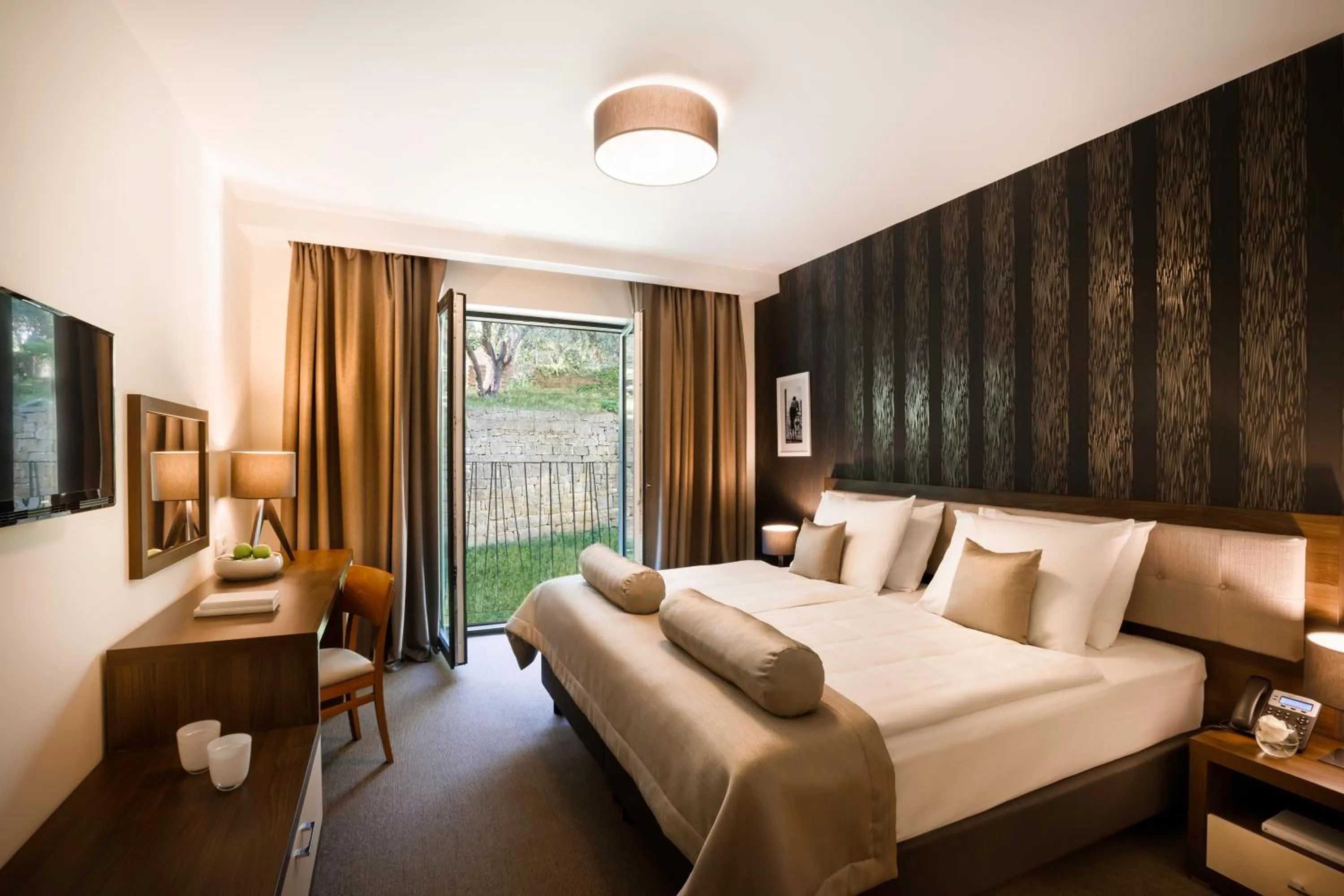 View (from property/room), Bed in Remisens BEL MORETTO - Hotel Metropol Annexe