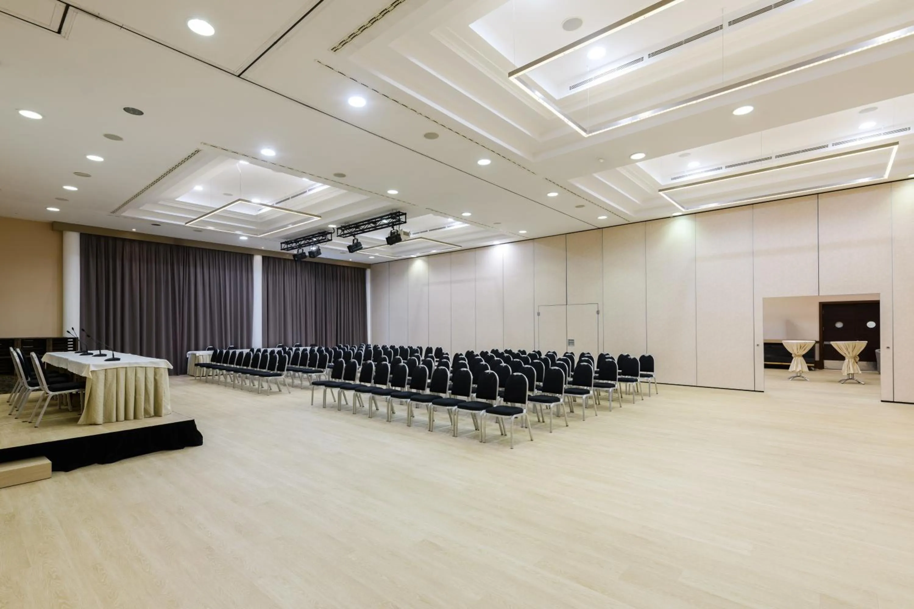 Meeting/conference room in Exe Lev