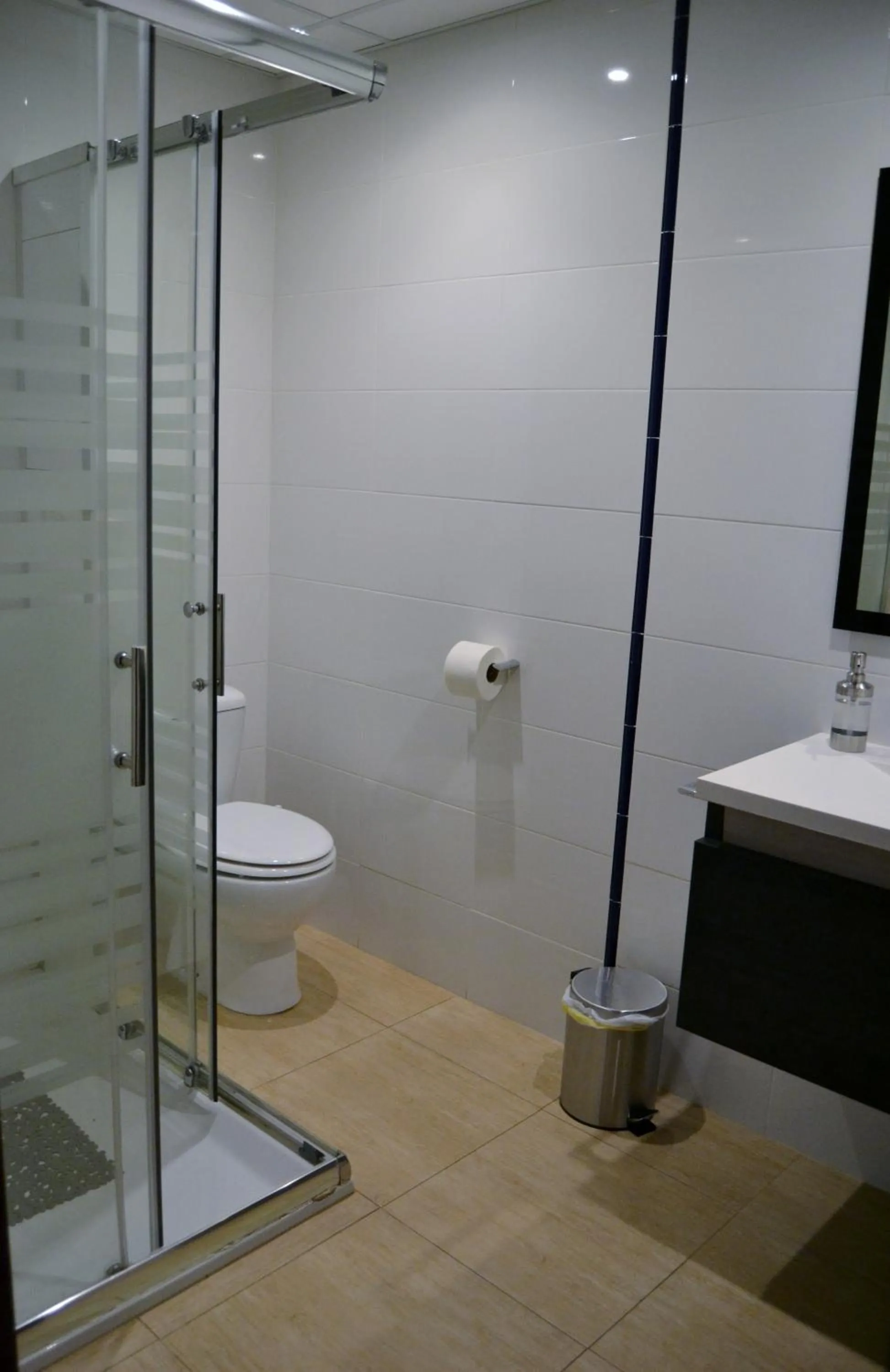 Shower in Tres Puentes Anguiano Apartamentos y Hostal