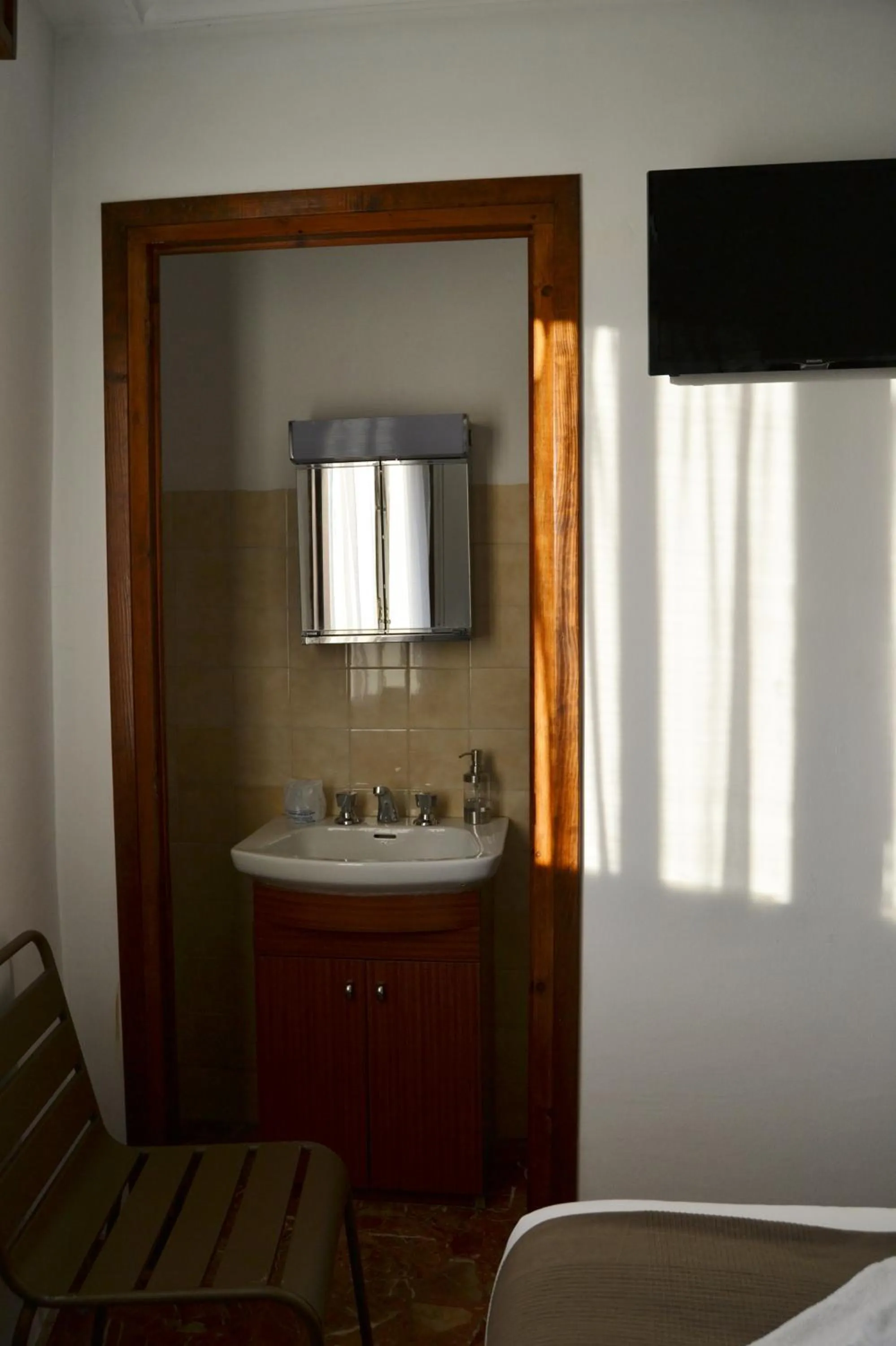 Decorative detail in Tres Puentes Anguiano Apartamentos y Hostal