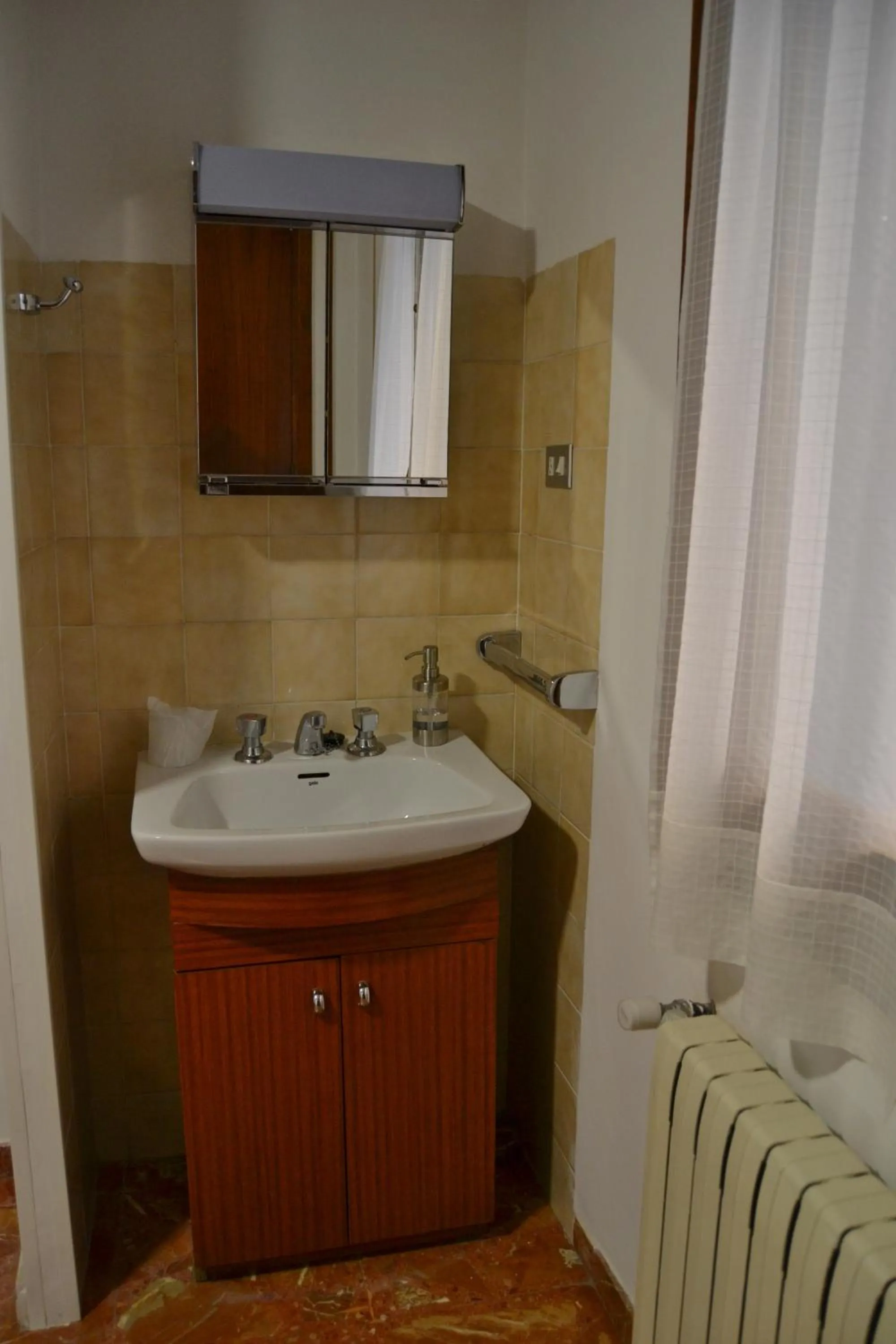 Decorative detail in Tres Puentes Anguiano Apartamentos y Hostal