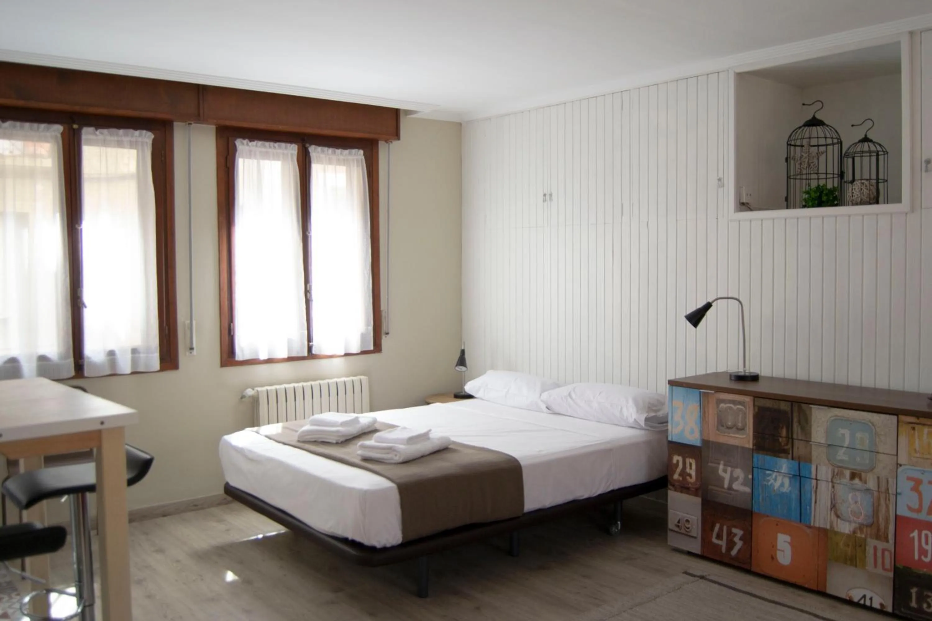 Bed in Tres Puentes Anguiano Apartamentos y Hostal