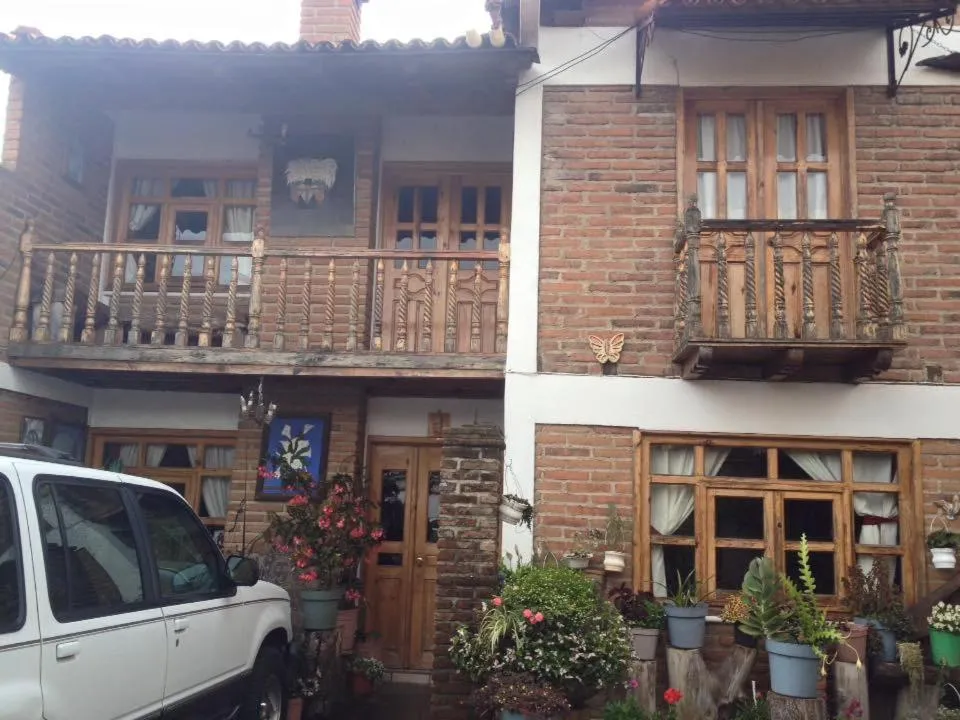 Property building in Posada de Los Reyes