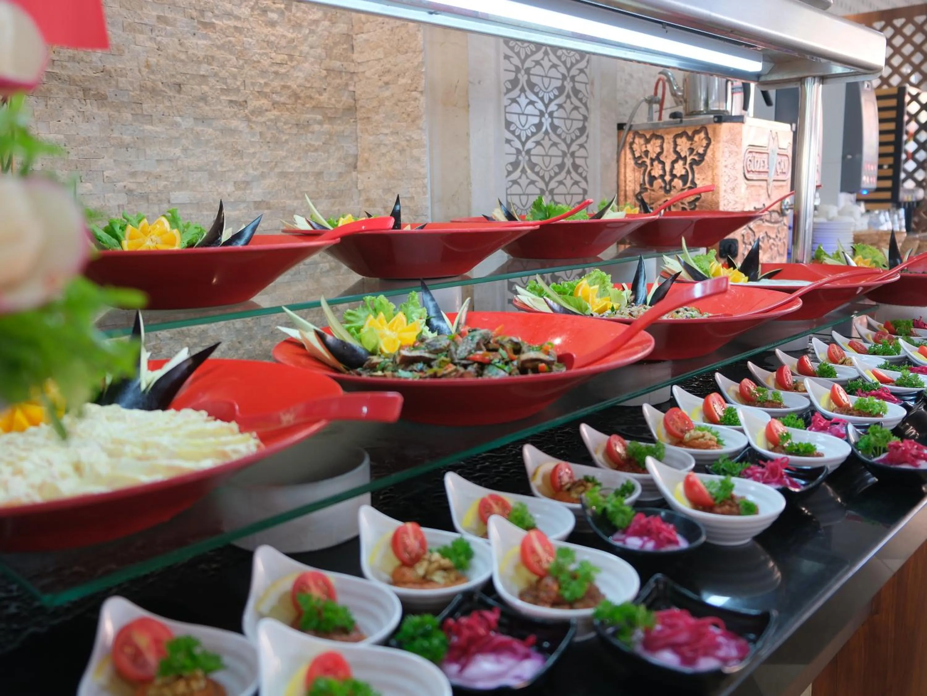 Restaurant/places to eat in White Gold Hotel & Spa