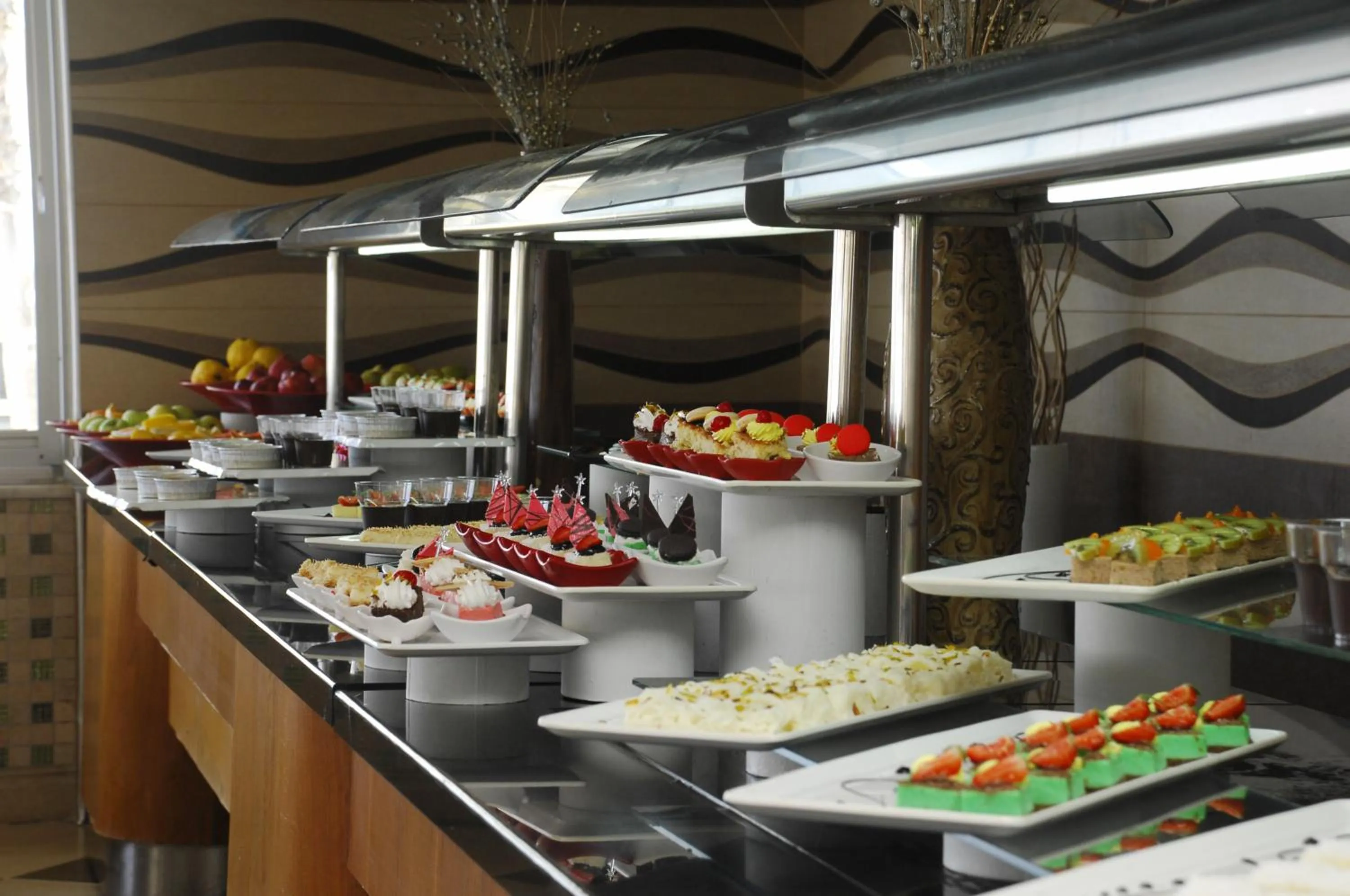 Restaurant/places to eat in White Gold Hotel & Spa