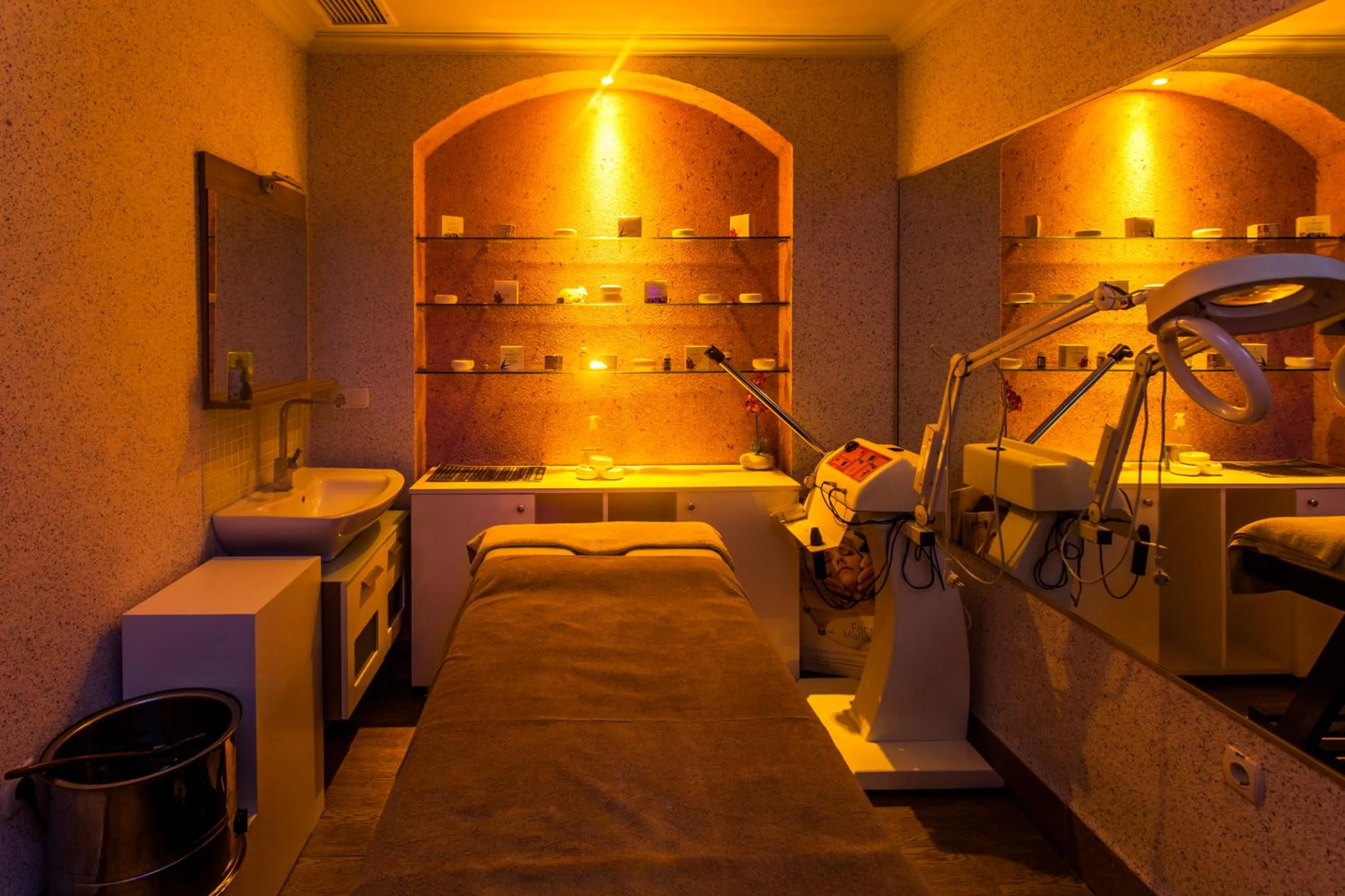 Spa and wellness centre/facilities, Bed in White Gold Hotel & Spa